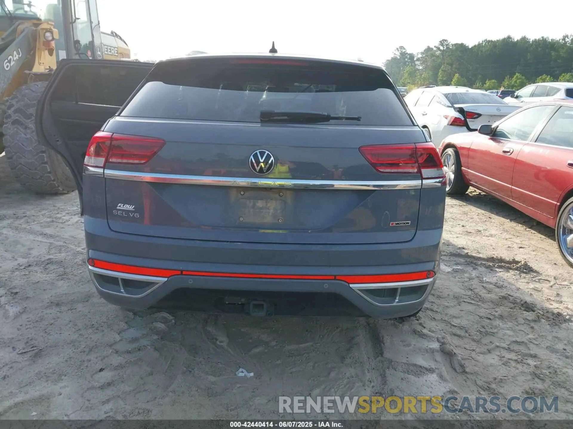 17 Photograph of a damaged car 1V2RE2CA6LC217059 VOLKSWAGEN ATLAS CROSS SPORT 2020