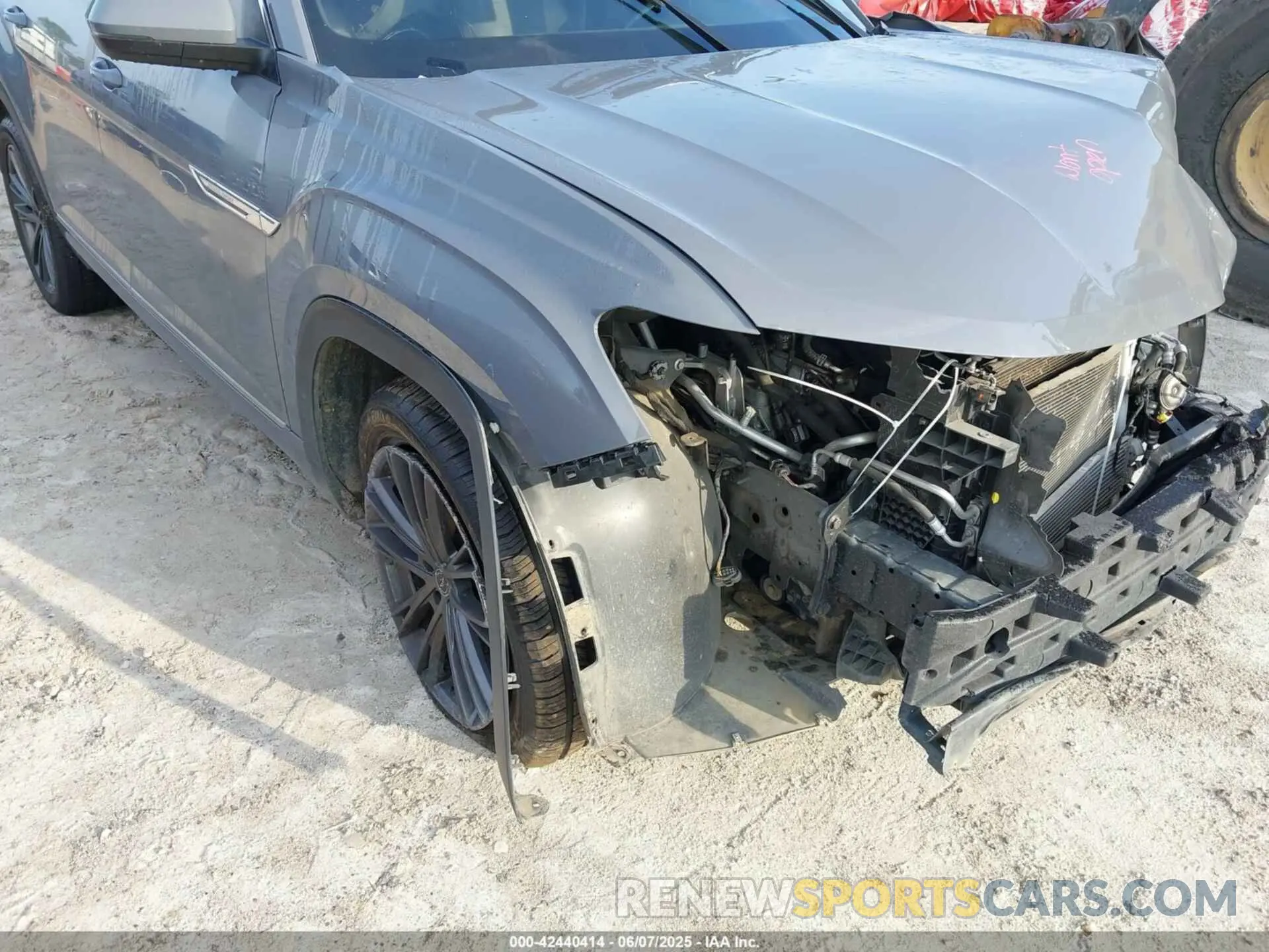 18 Photograph of a damaged car 1V2RE2CA6LC217059 VOLKSWAGEN ATLAS CROSS SPORT 2020