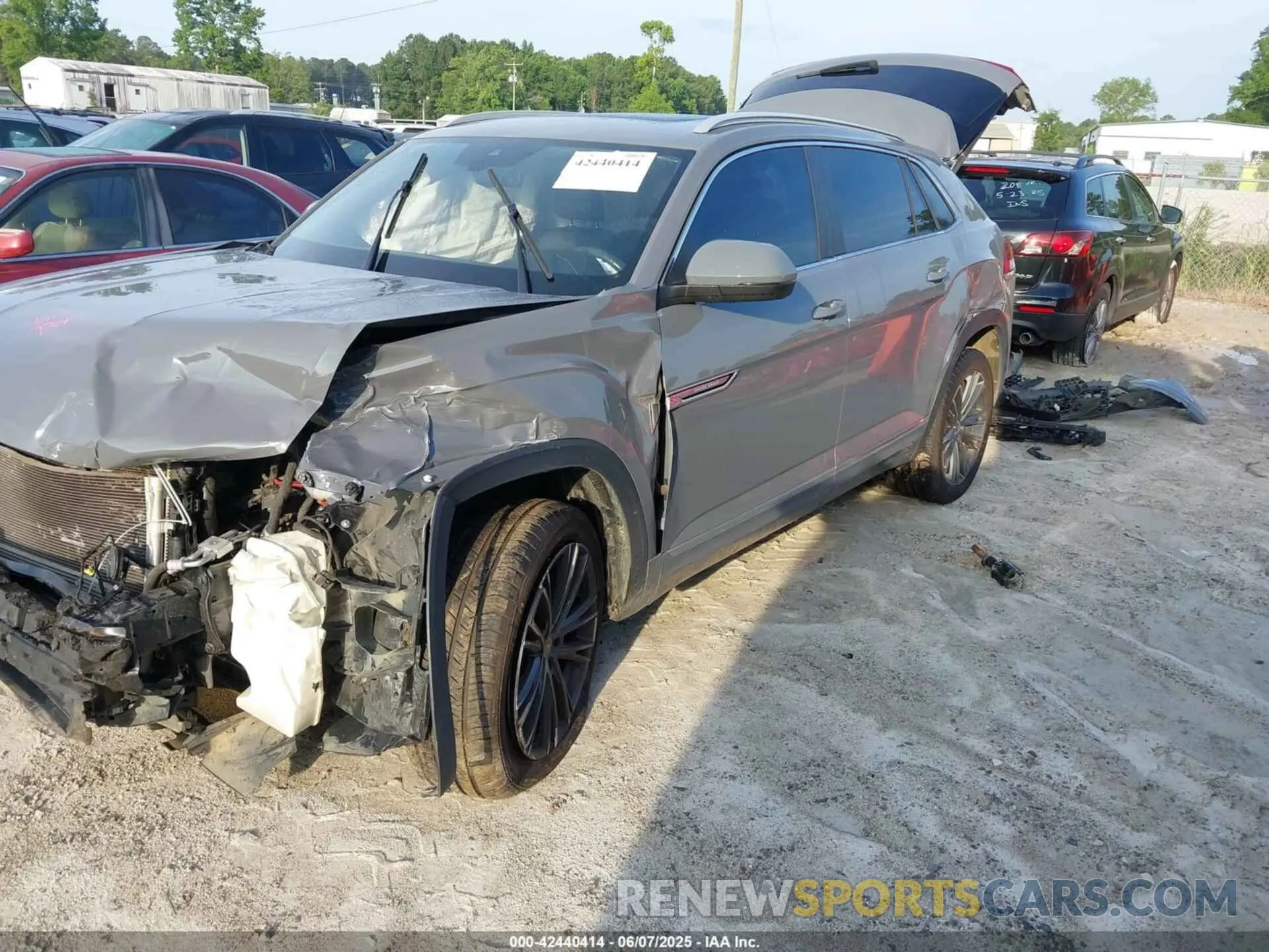 2 Photograph of a damaged car 1V2RE2CA6LC217059 VOLKSWAGEN ATLAS CROSS SPORT 2020