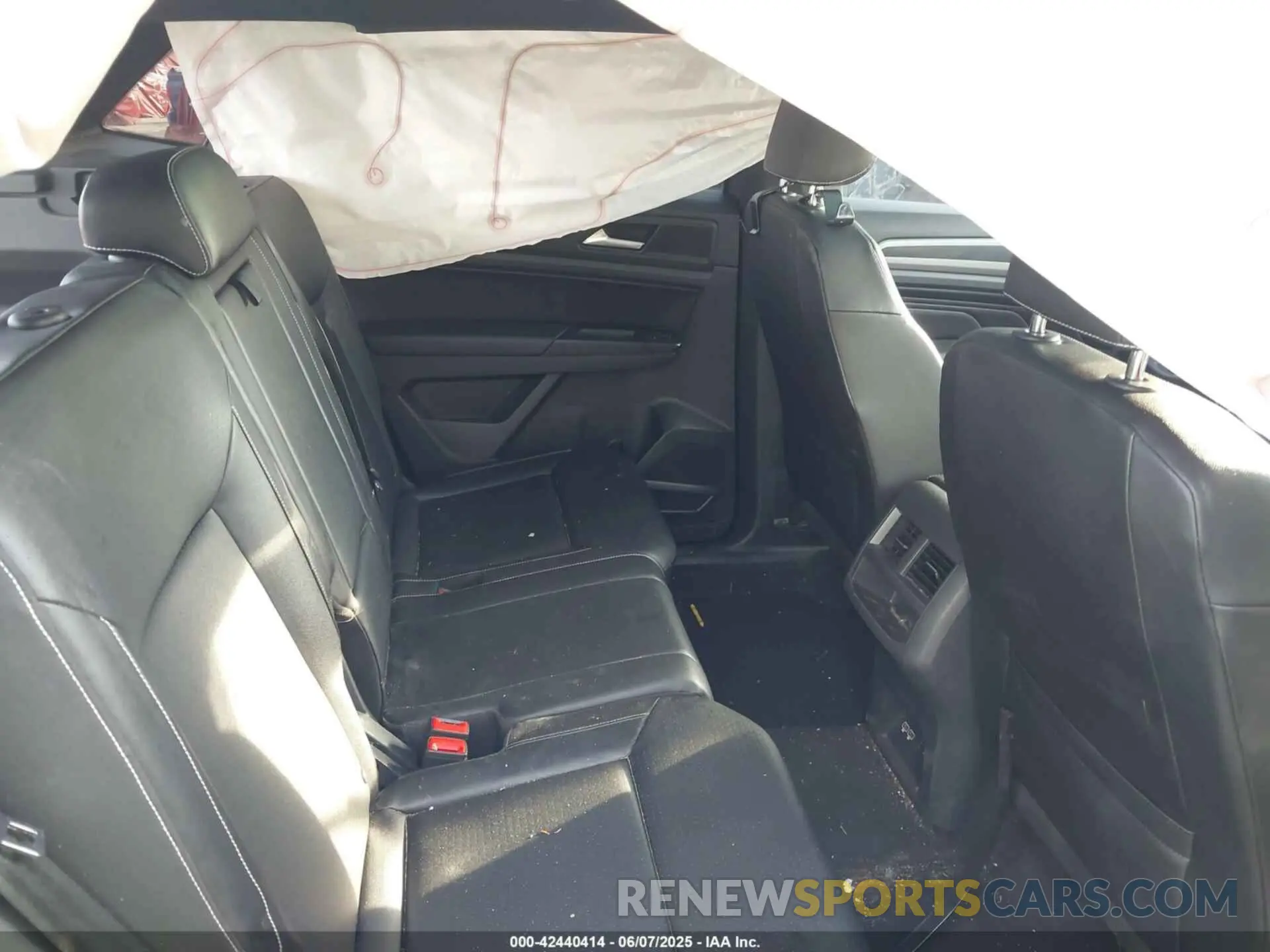 5 Photograph of a damaged car 1V2RE2CA6LC217059 VOLKSWAGEN ATLAS CROSS SPORT 2020