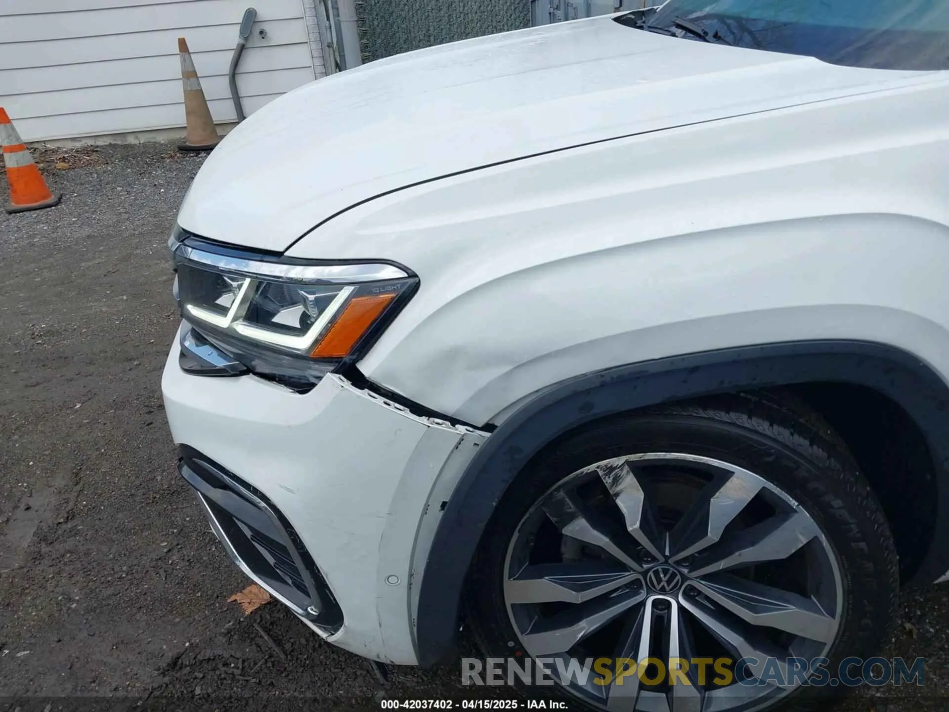 6 Photograph of a damaged car 1V2TE2CA5LC219388 VOLKSWAGEN ATLAS CROSS SPORT 2020