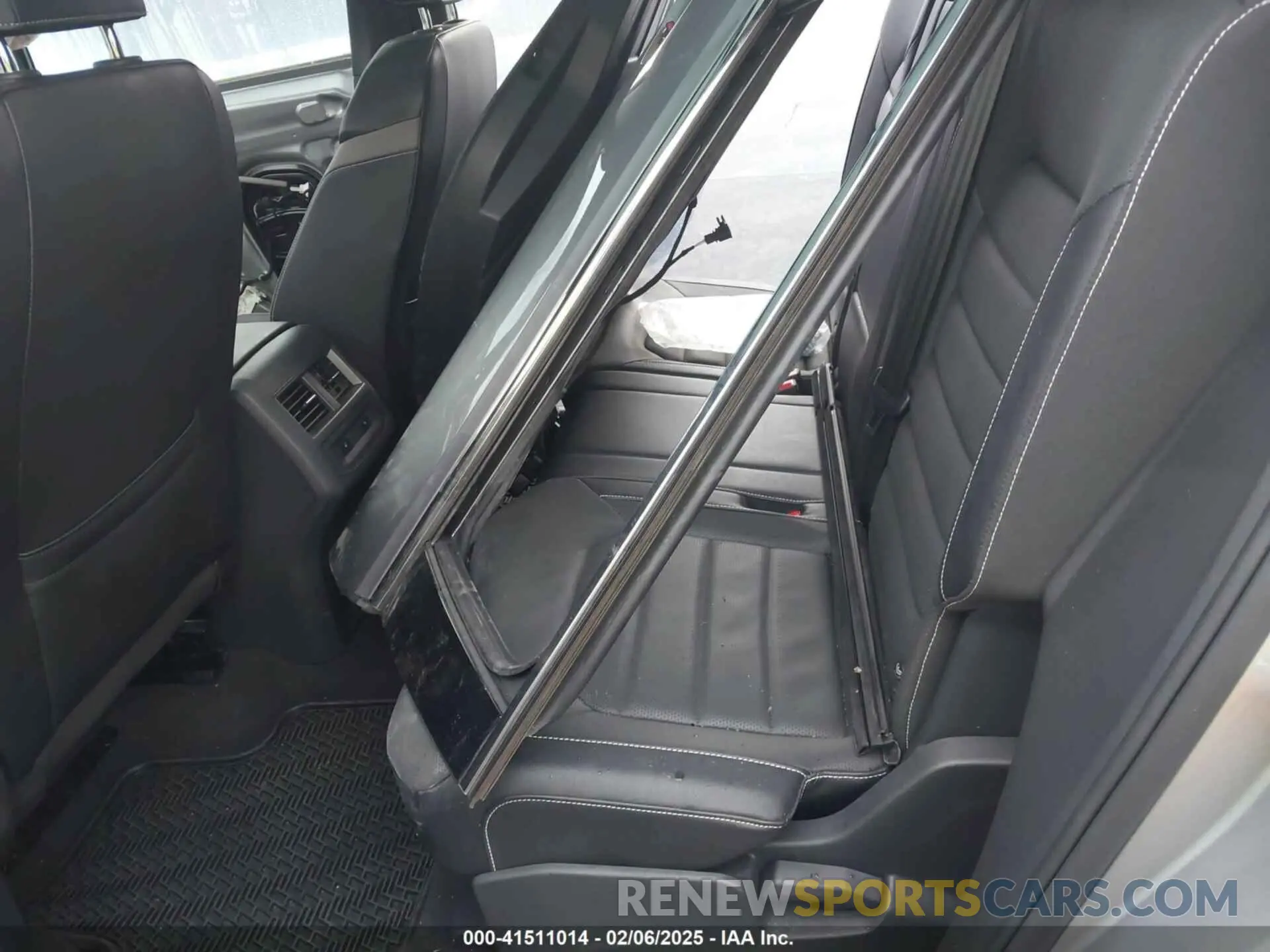 8 Photograph of a damaged car 1V2TE2CA8LC232863 VOLKSWAGEN ATLAS CROSS SPORT 2020