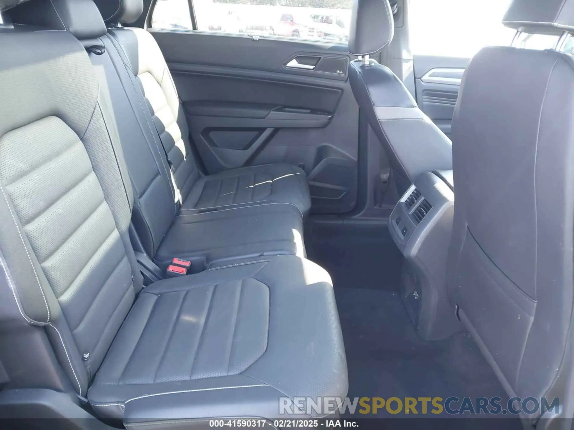 8 Photograph of a damaged car 1V2TE2CA9LC224044 VOLKSWAGEN ATLAS CROSS SPORT 2020