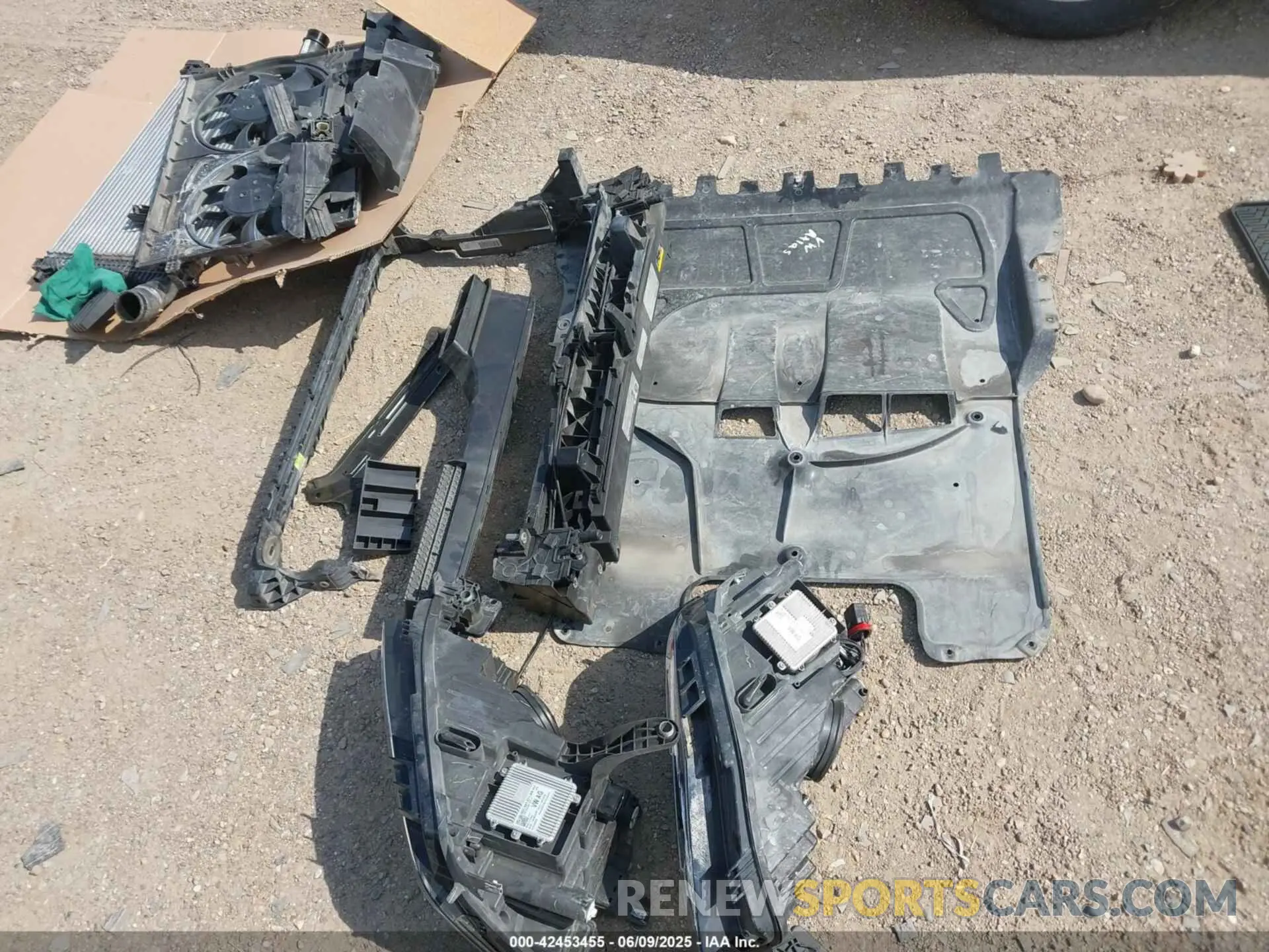 12 Photograph of a damaged car 1V2YC2CA1LC204740 VOLKSWAGEN ATLAS CROSS SPORT 2020