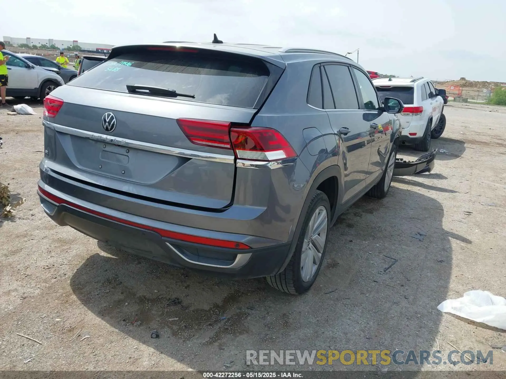 4 Photograph of a damaged car 1V2YC2CA6LC205401 VOLKSWAGEN ATLAS CROSS SPORT 2020