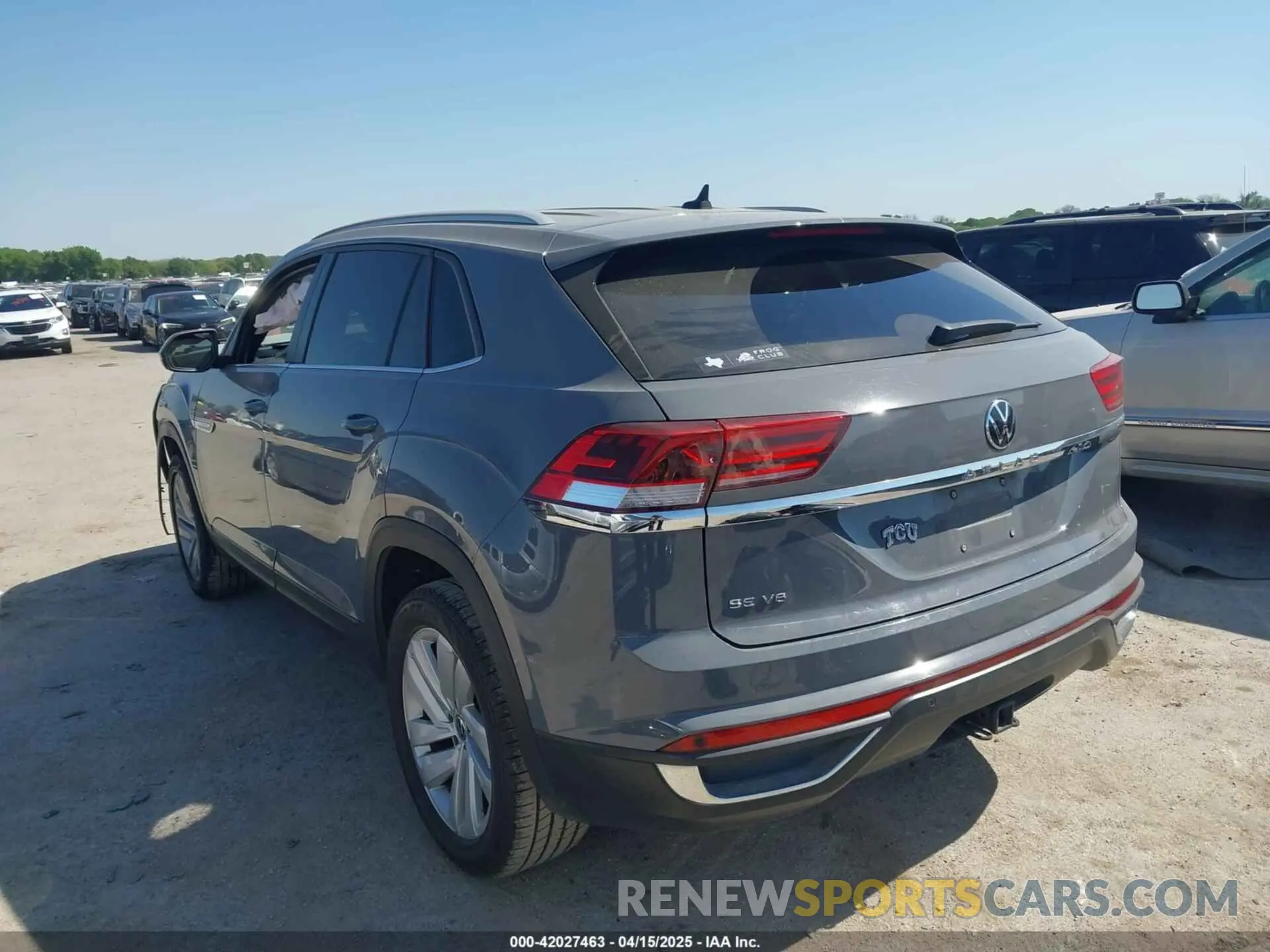 3 Photograph of a damaged car 1V2YE2CA0LC217456 VOLKSWAGEN ATLAS CROSS SPORT 2020