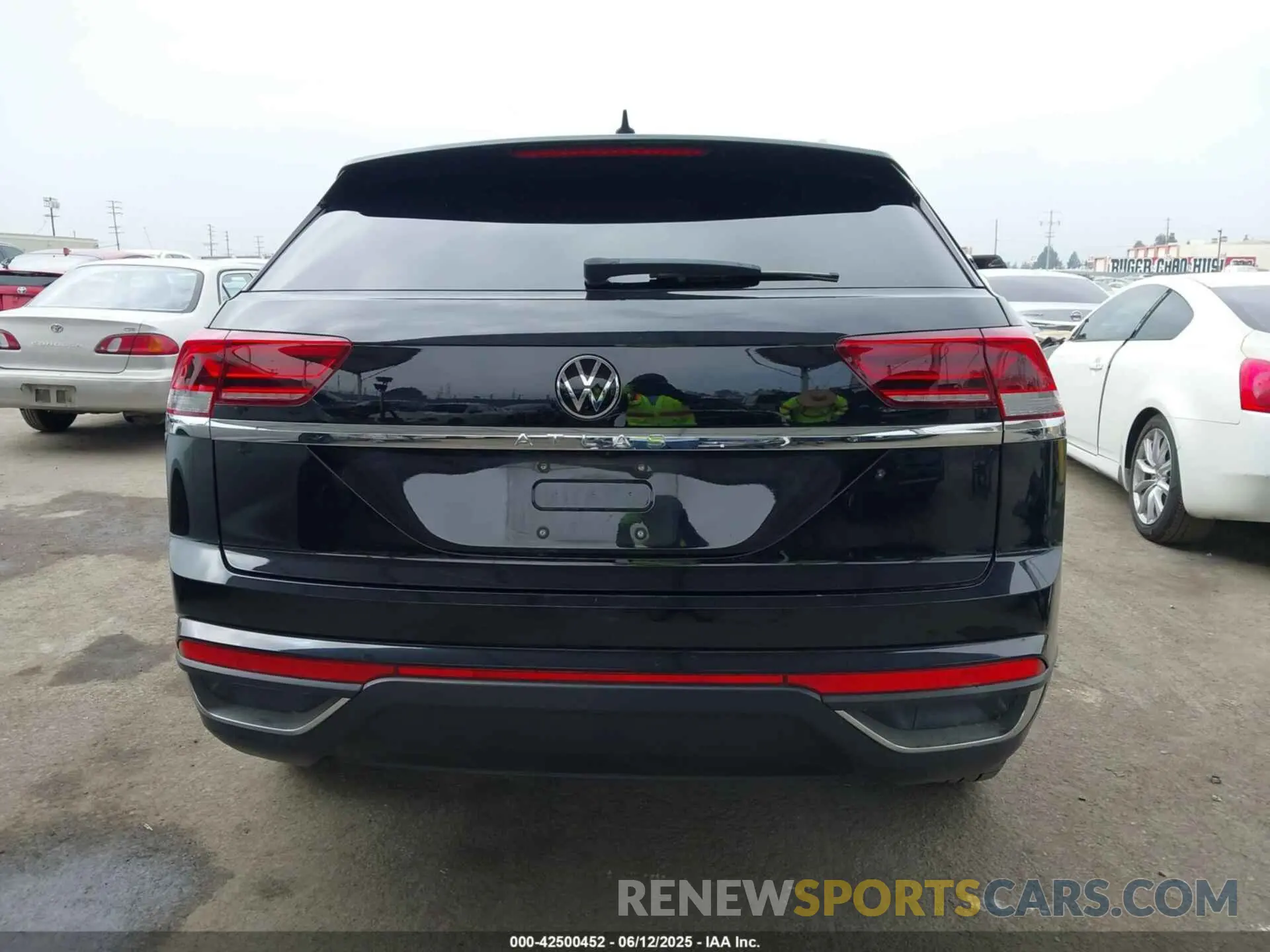 17 Photograph of a damaged car 1V2AC2CA3MC224104 VOLKSWAGEN ATLAS CROSS SPORT 2021