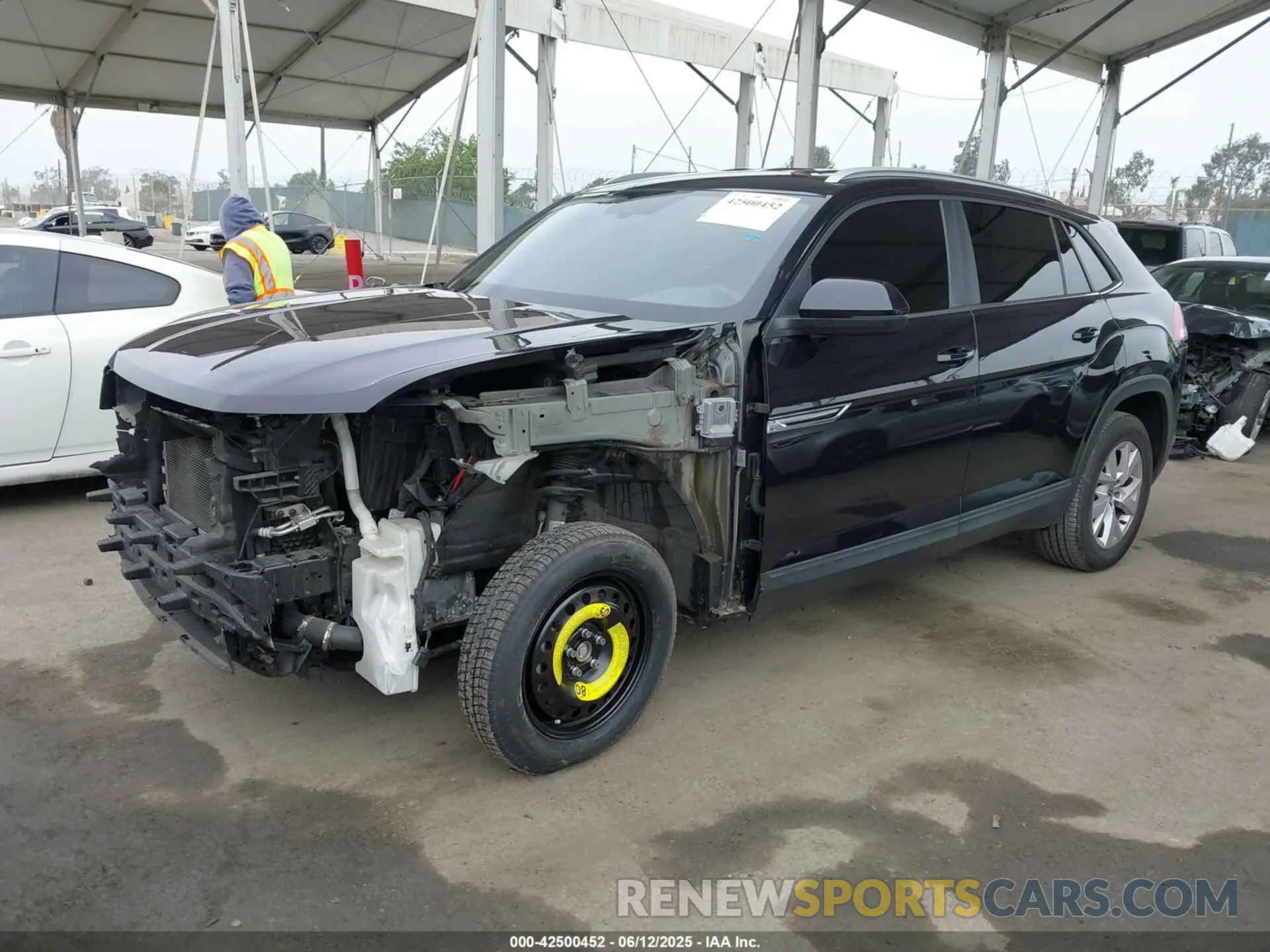 2 Photograph of a damaged car 1V2AC2CA3MC224104 VOLKSWAGEN ATLAS CROSS SPORT 2021