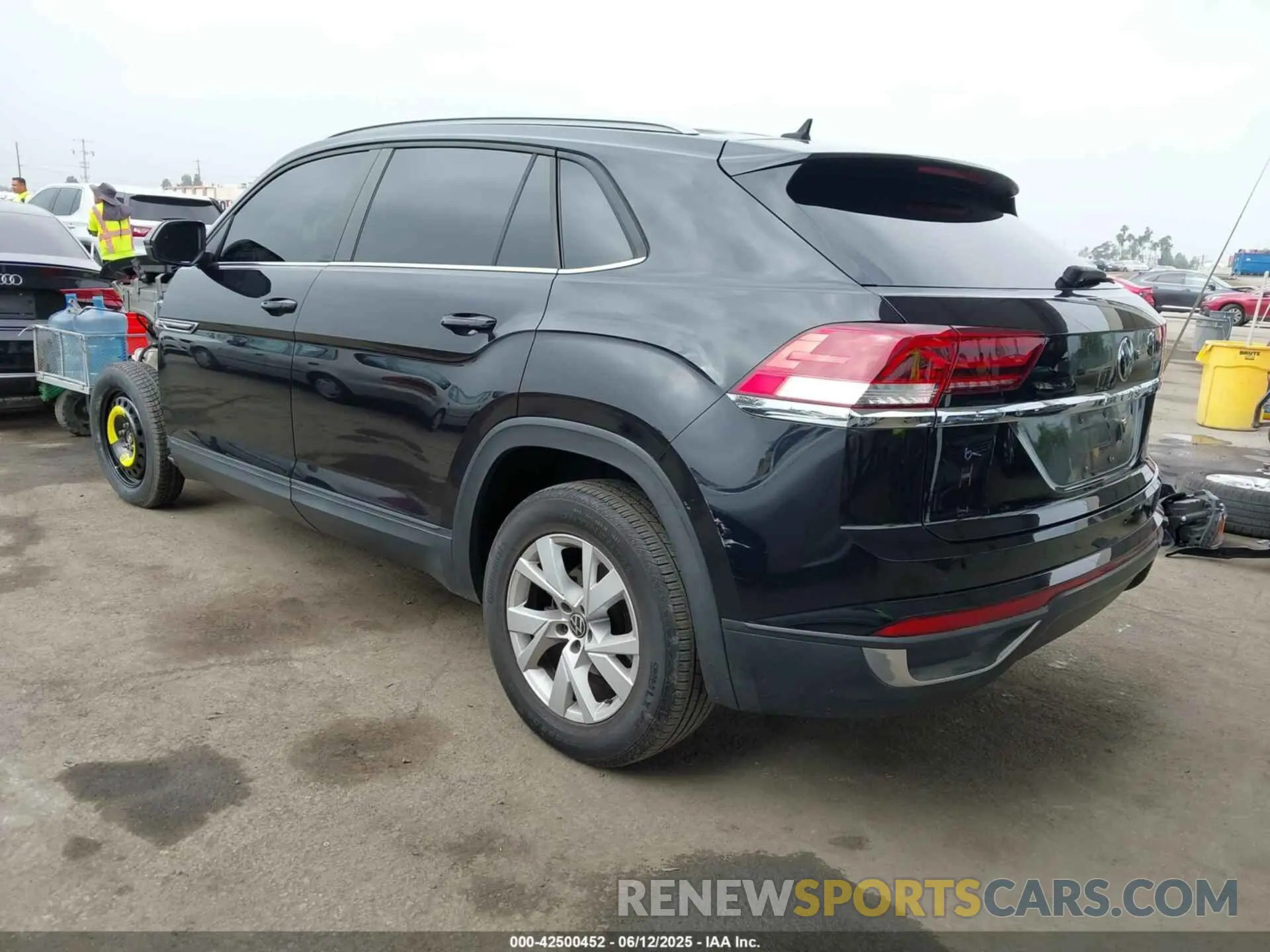 3 Photograph of a damaged car 1V2AC2CA3MC224104 VOLKSWAGEN ATLAS CROSS SPORT 2021