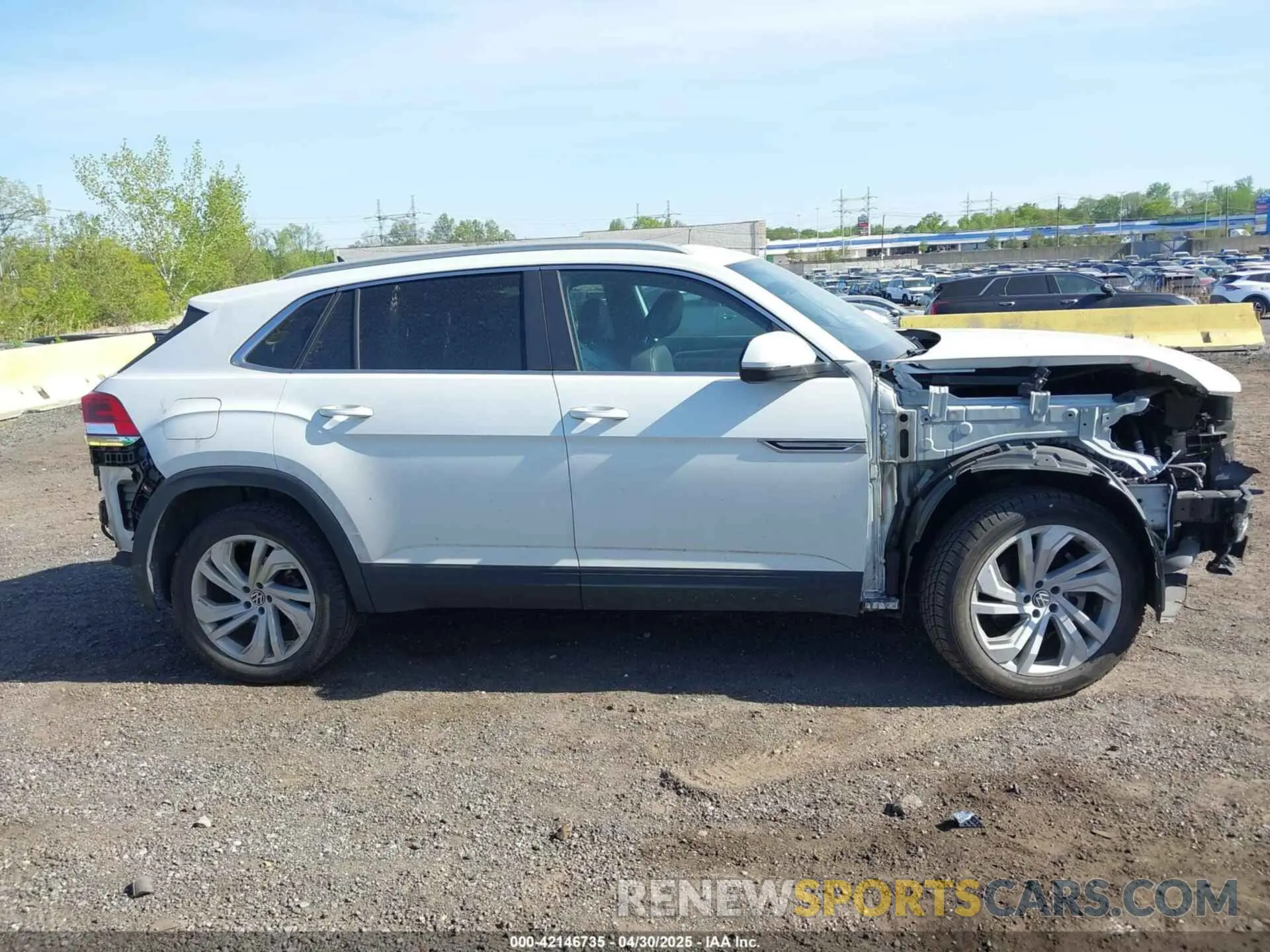 13 Photograph of a damaged car 1V2BC2CA4MC221989 VOLKSWAGEN ATLAS CROSS SPORT 2021
