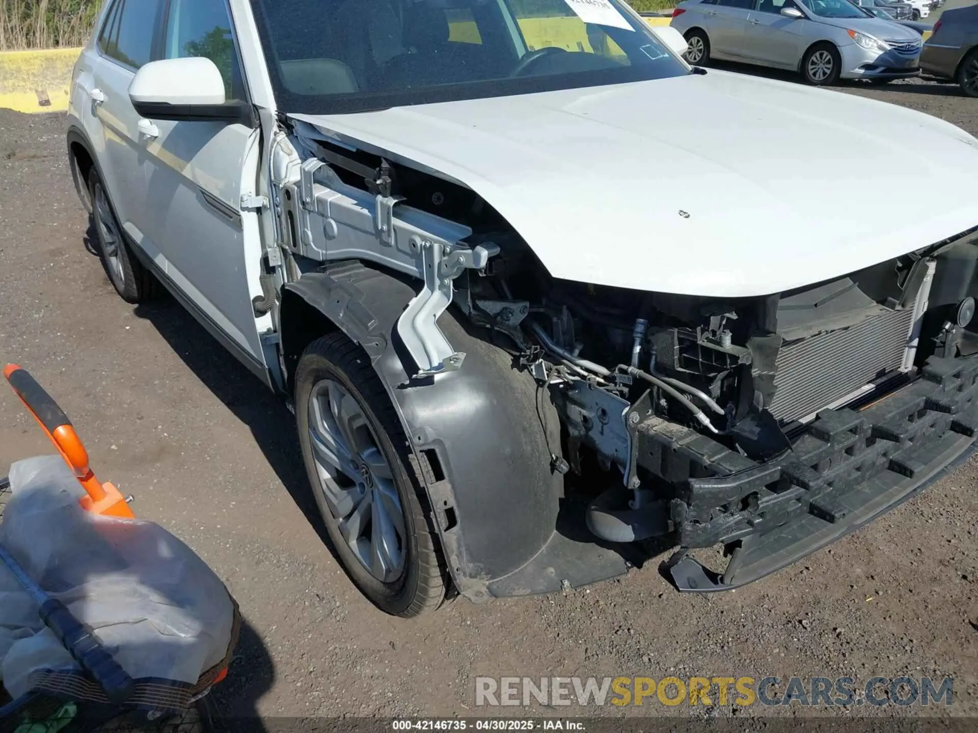 17 Photograph of a damaged car 1V2BC2CA4MC221989 VOLKSWAGEN ATLAS CROSS SPORT 2021