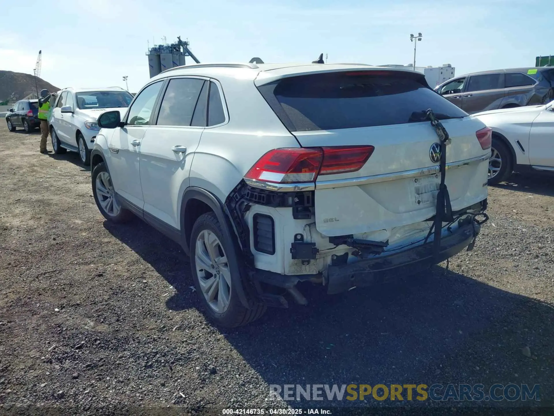 3 Photograph of a damaged car 1V2BC2CA4MC221989 VOLKSWAGEN ATLAS CROSS SPORT 2021