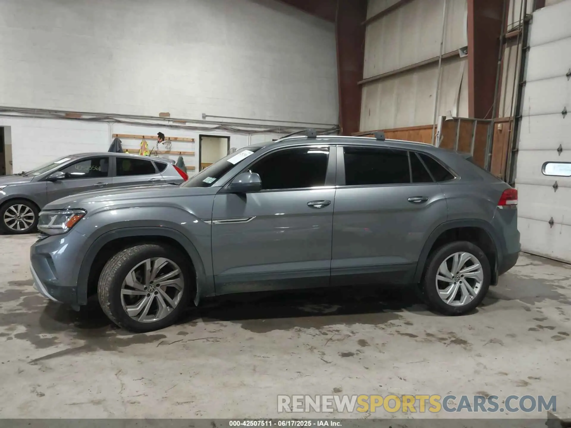 14 Photograph of a damaged car 1V2BE2CA6MC203777 VOLKSWAGEN ATLAS CROSS SPORT 2021