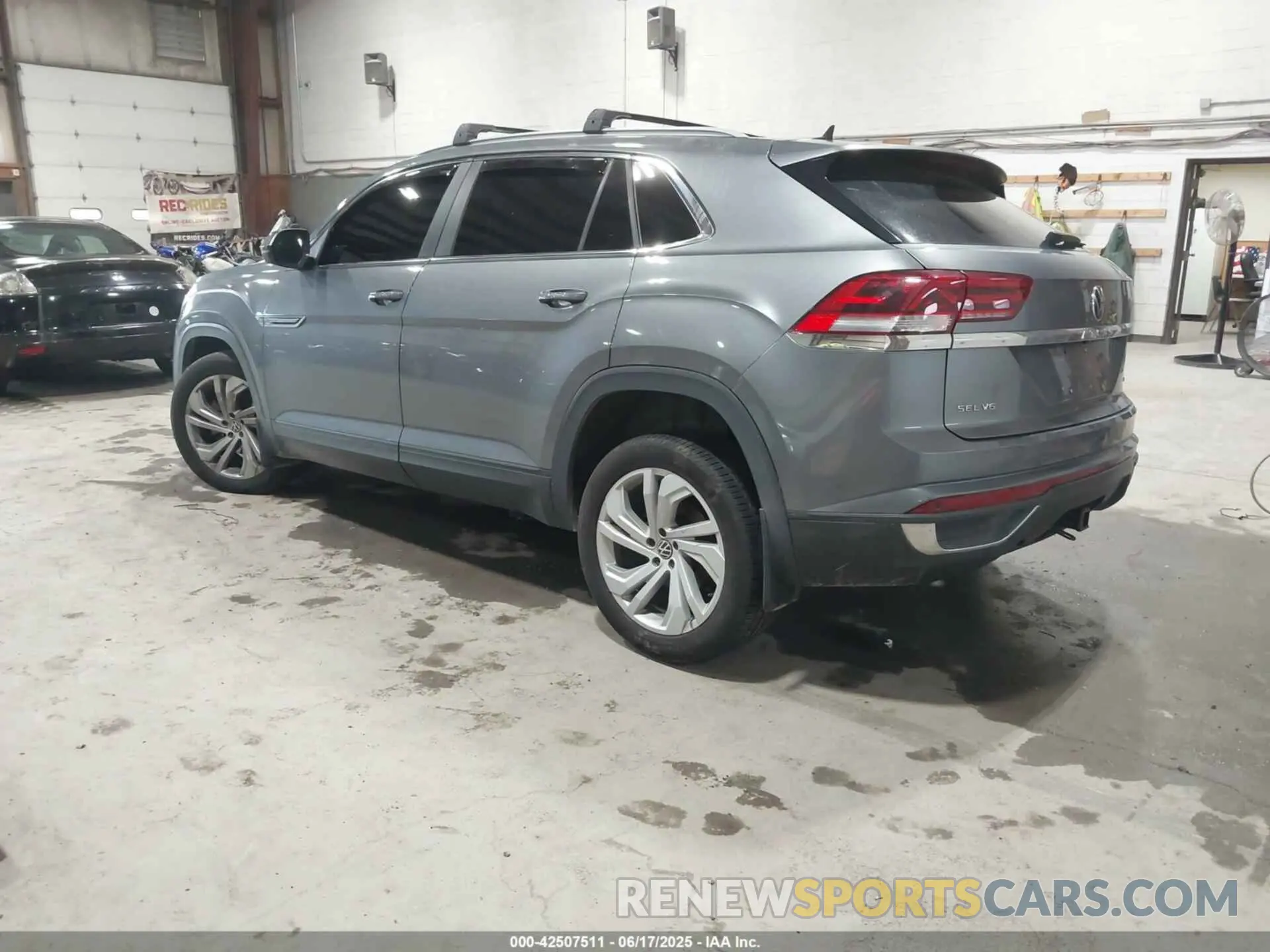 3 Photograph of a damaged car 1V2BE2CA6MC203777 VOLKSWAGEN ATLAS CROSS SPORT 2021