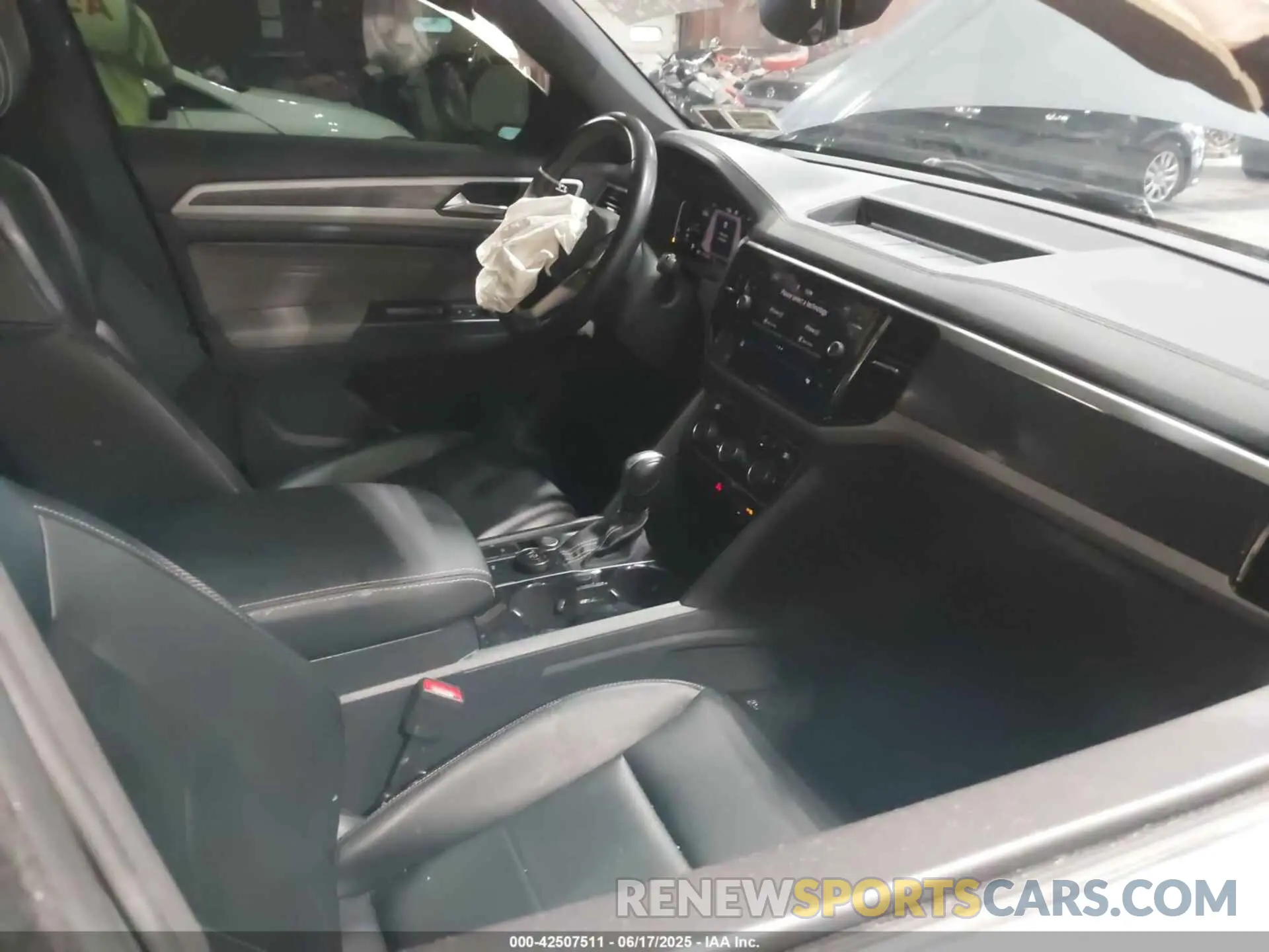 5 Photograph of a damaged car 1V2BE2CA6MC203777 VOLKSWAGEN ATLAS CROSS SPORT 2021