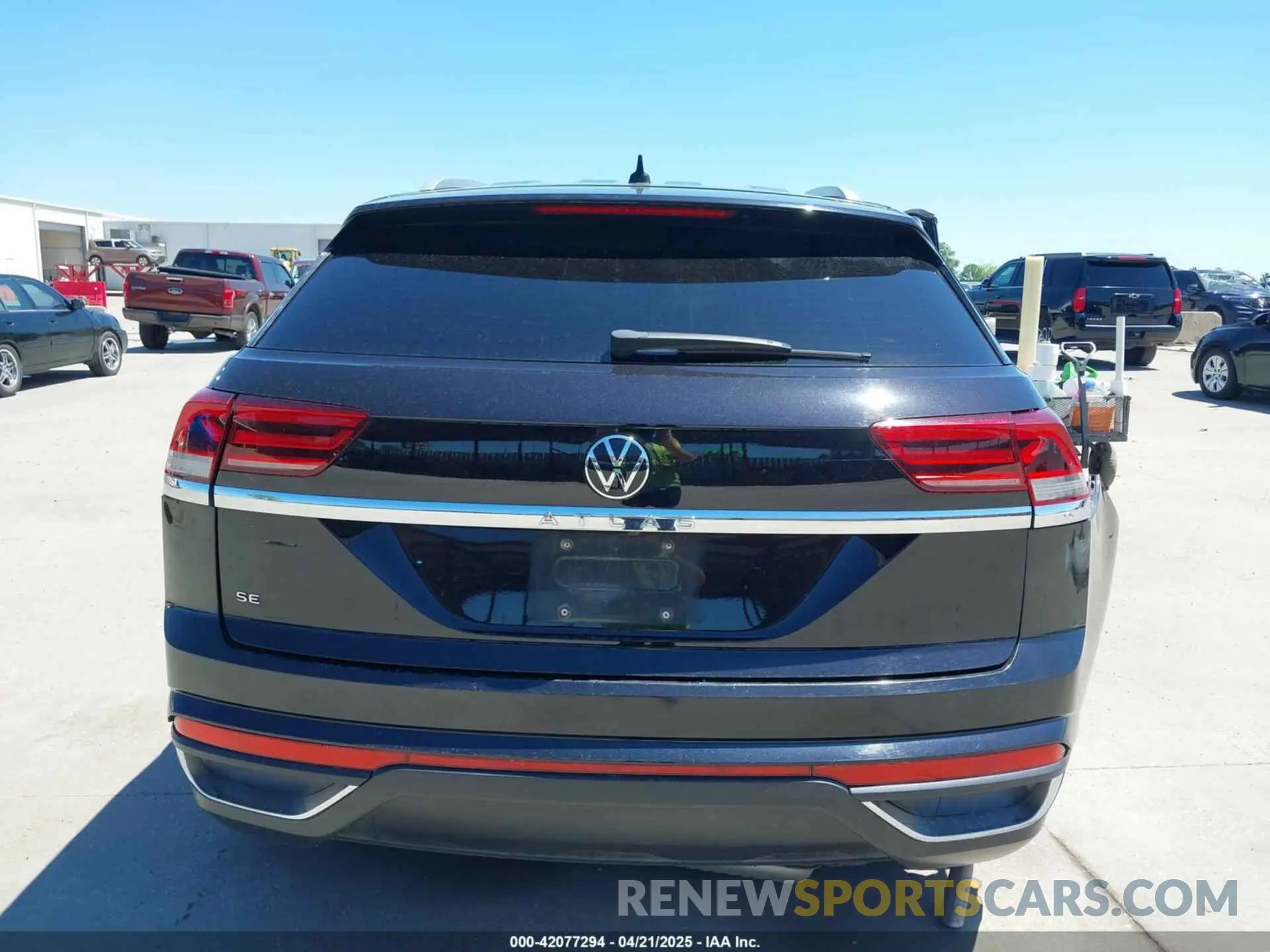17 Photograph of a damaged car 1V2DC2CA6MC222828 VOLKSWAGEN ATLAS CROSS SPORT 2021