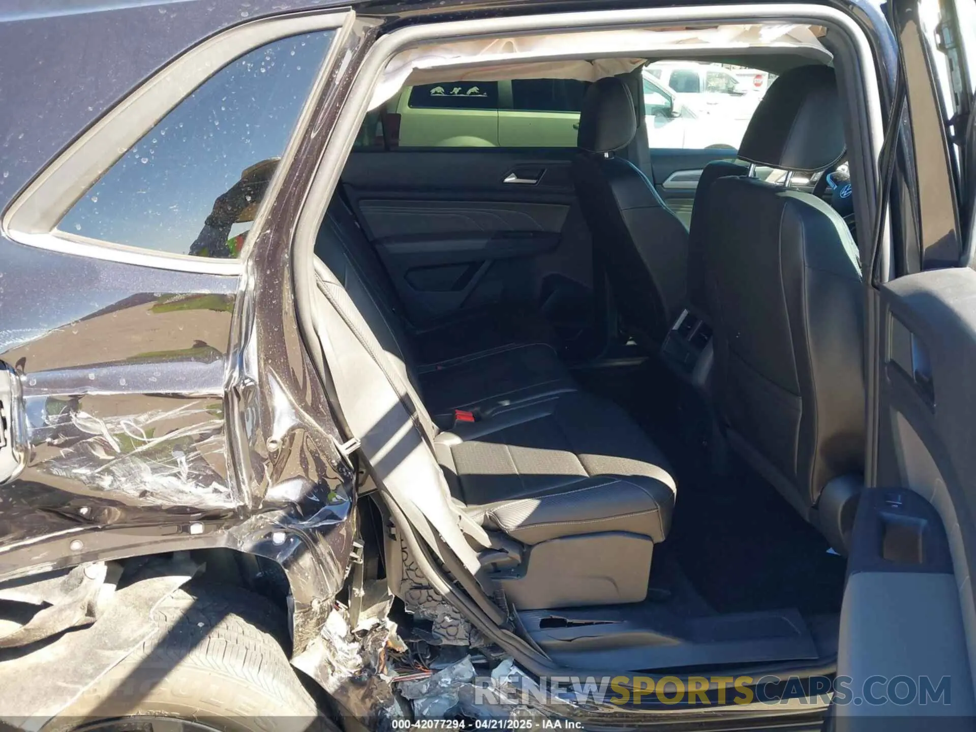 8 Photograph of a damaged car 1V2DC2CA6MC222828 VOLKSWAGEN ATLAS CROSS SPORT 2021