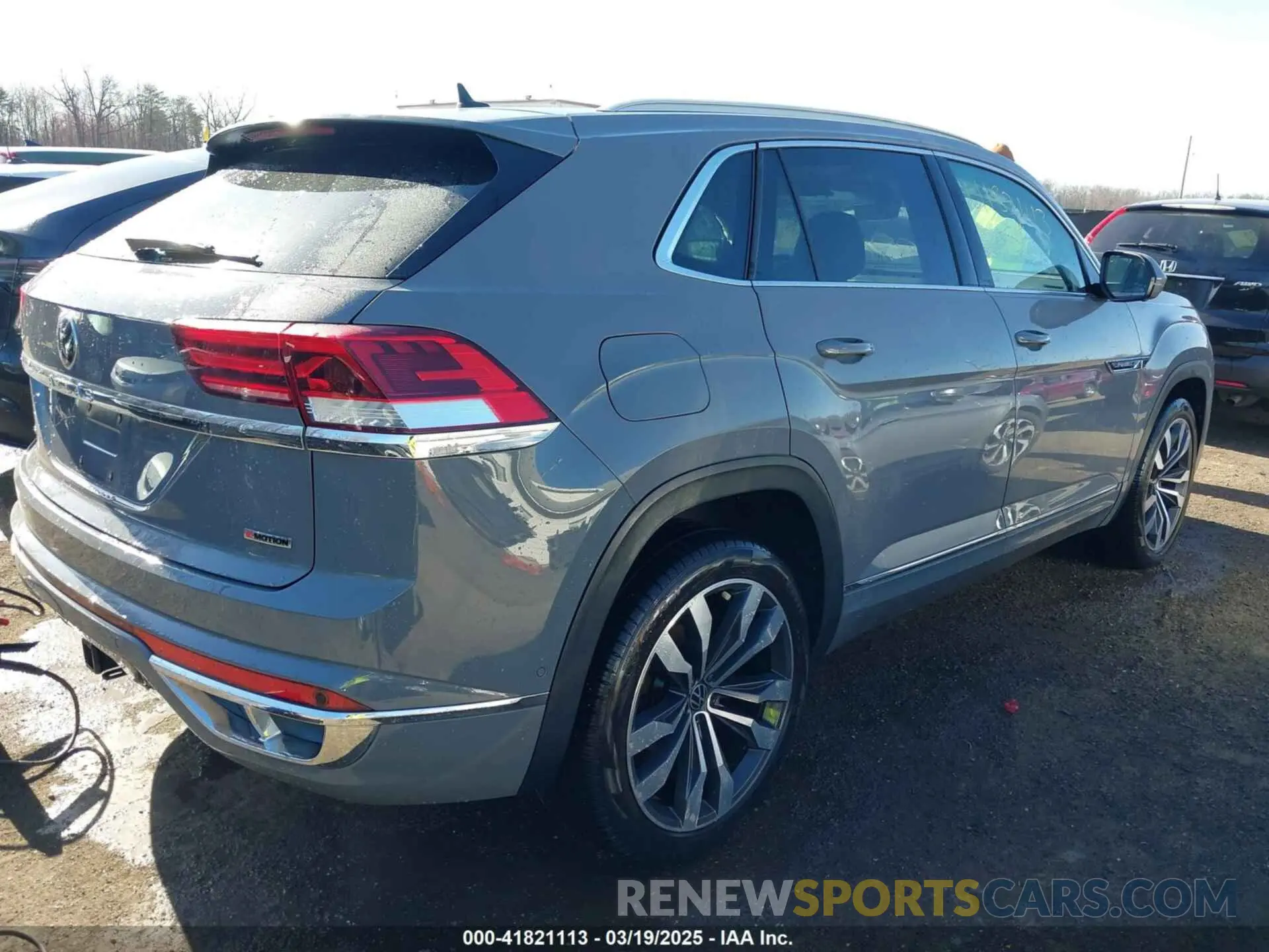 4 Photograph of a damaged car 1V2FE2CA7MC215521 VOLKSWAGEN ATLAS CROSS SPORT 2021