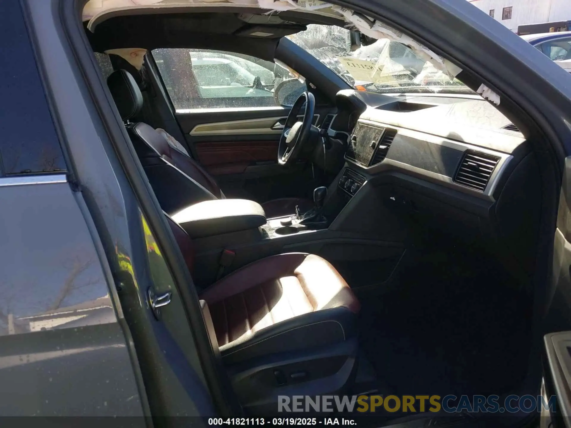 5 Photograph of a damaged car 1V2FE2CA7MC215521 VOLKSWAGEN ATLAS CROSS SPORT 2021