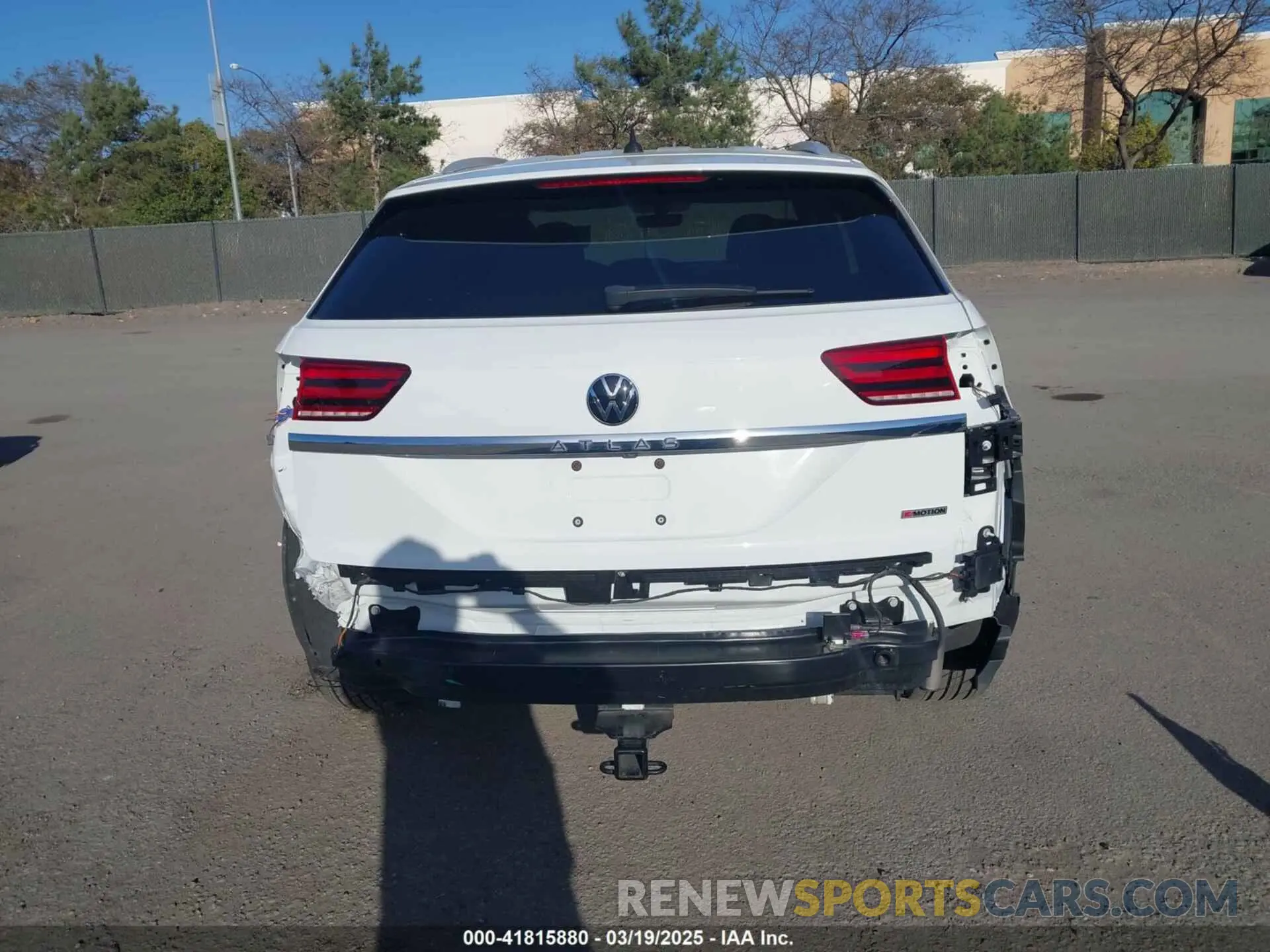 17 Photograph of a damaged car 1V2GC2CA1MC228064 VOLKSWAGEN ATLAS CROSS SPORT 2021