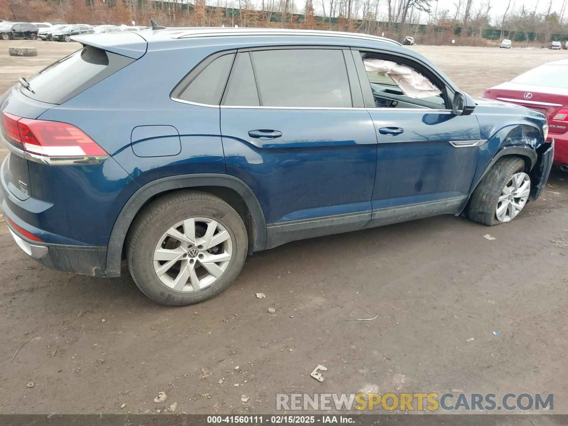 4 Photograph of a damaged car 1V2GC2CA3MC231435 VOLKSWAGEN ATLAS CROSS SPORT 2021