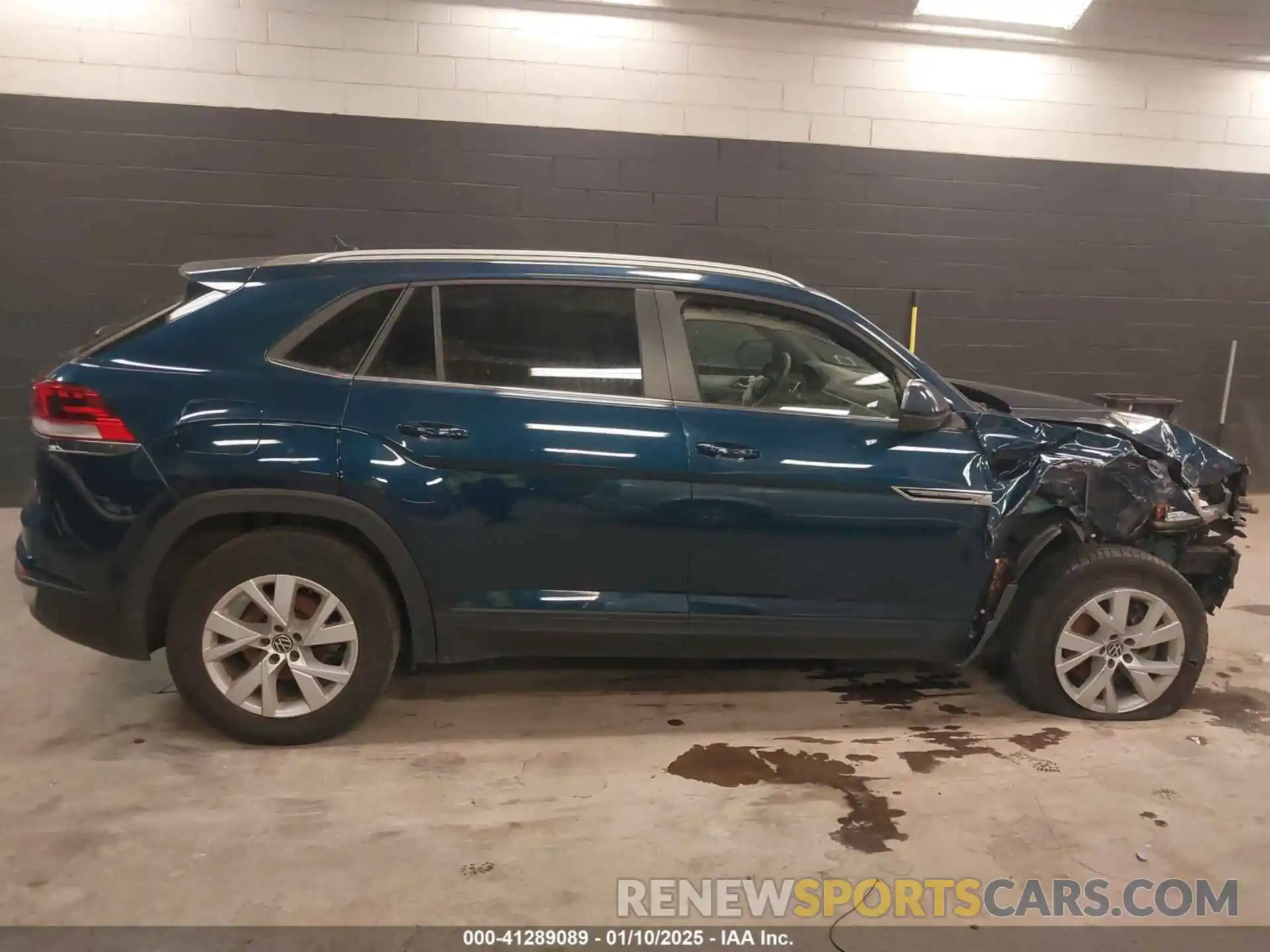 14 Photograph of a damaged car 1V2GC2CA7MC214699 VOLKSWAGEN ATLAS CROSS SPORT 2021