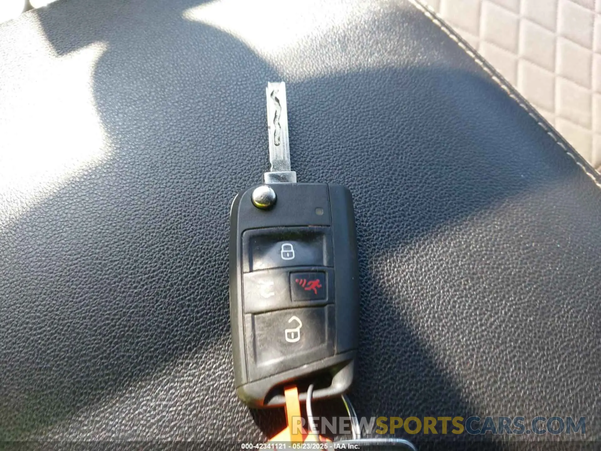 11 Photograph of a damaged car 1V2GC2CAXMC225275 VOLKSWAGEN ATLAS CROSS SPORT 2021