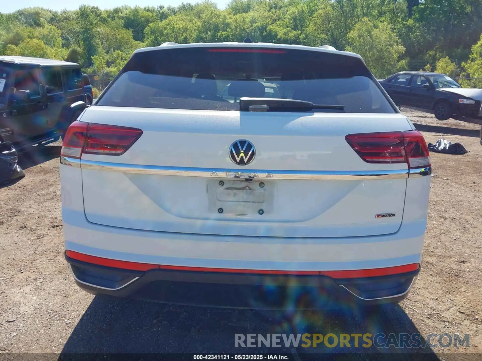 16 Photograph of a damaged car 1V2GC2CAXMC225275 VOLKSWAGEN ATLAS CROSS SPORT 2021