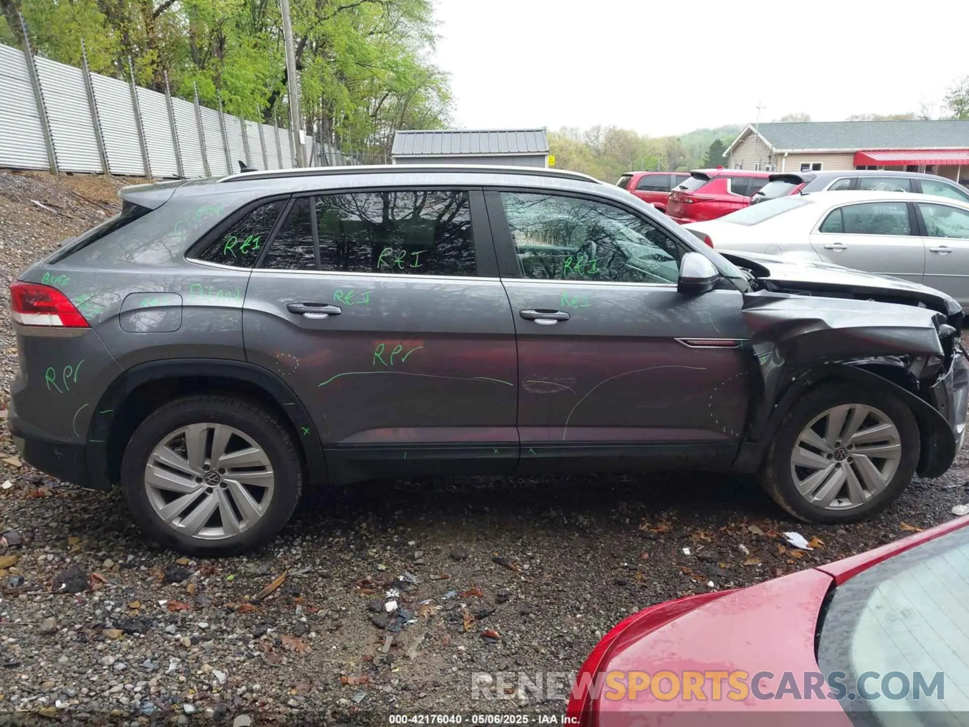 13 Photograph of a damaged car 1V2HC2CA1MC204500 VOLKSWAGEN ATLAS CROSS SPORT 2021