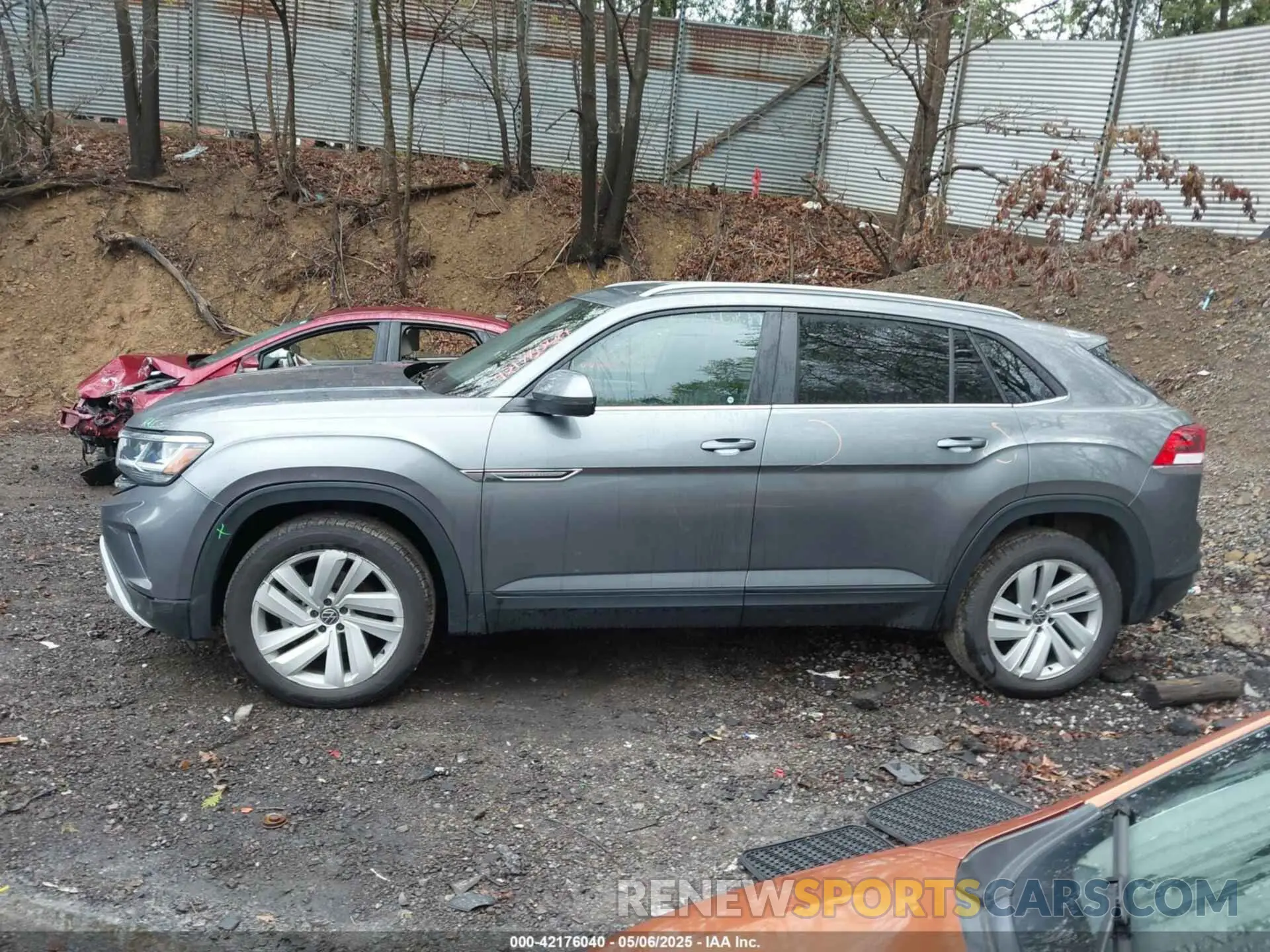 14 Photograph of a damaged car 1V2HC2CA1MC204500 VOLKSWAGEN ATLAS CROSS SPORT 2021