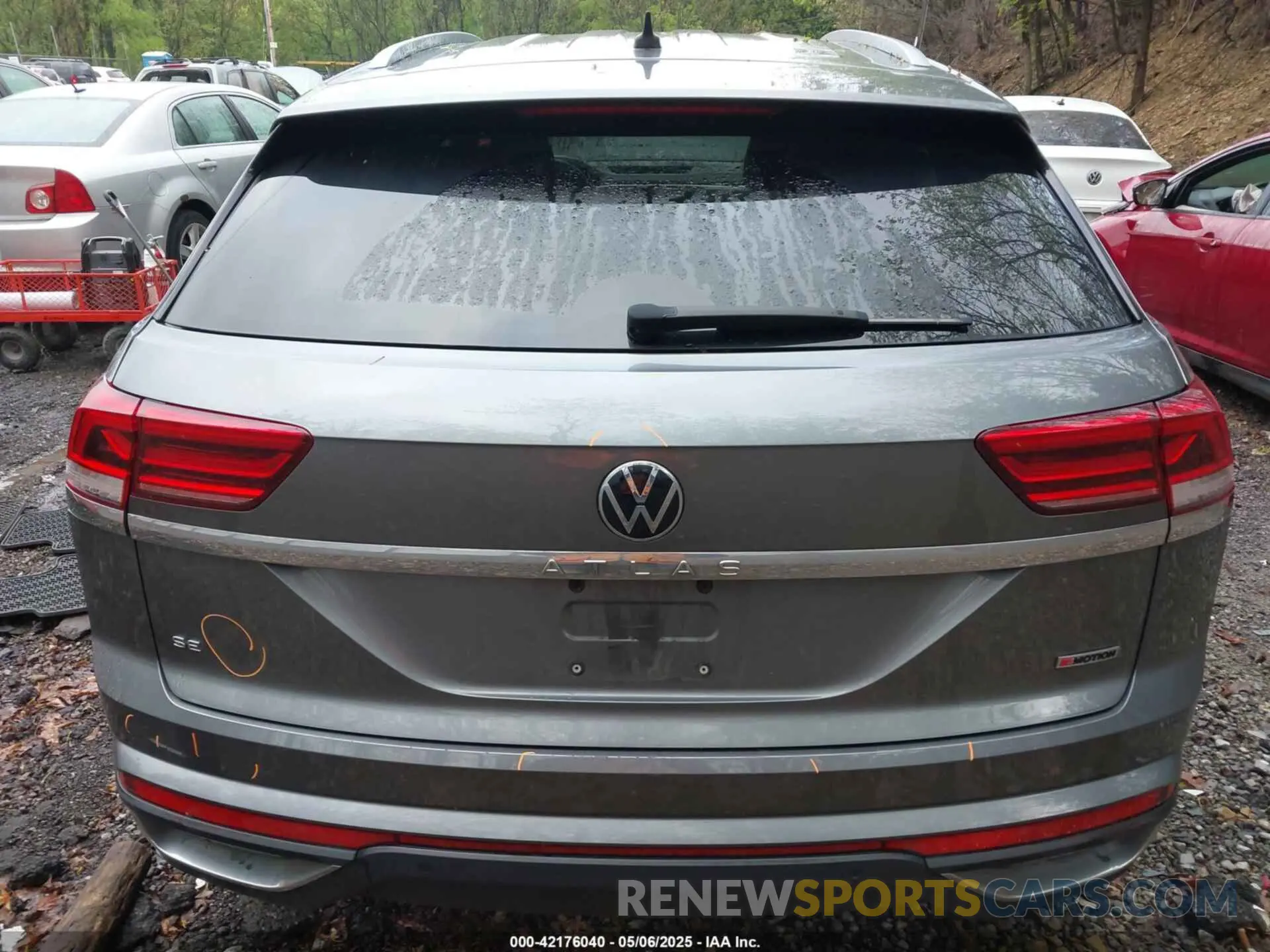 16 Photograph of a damaged car 1V2HC2CA1MC204500 VOLKSWAGEN ATLAS CROSS SPORT 2021
