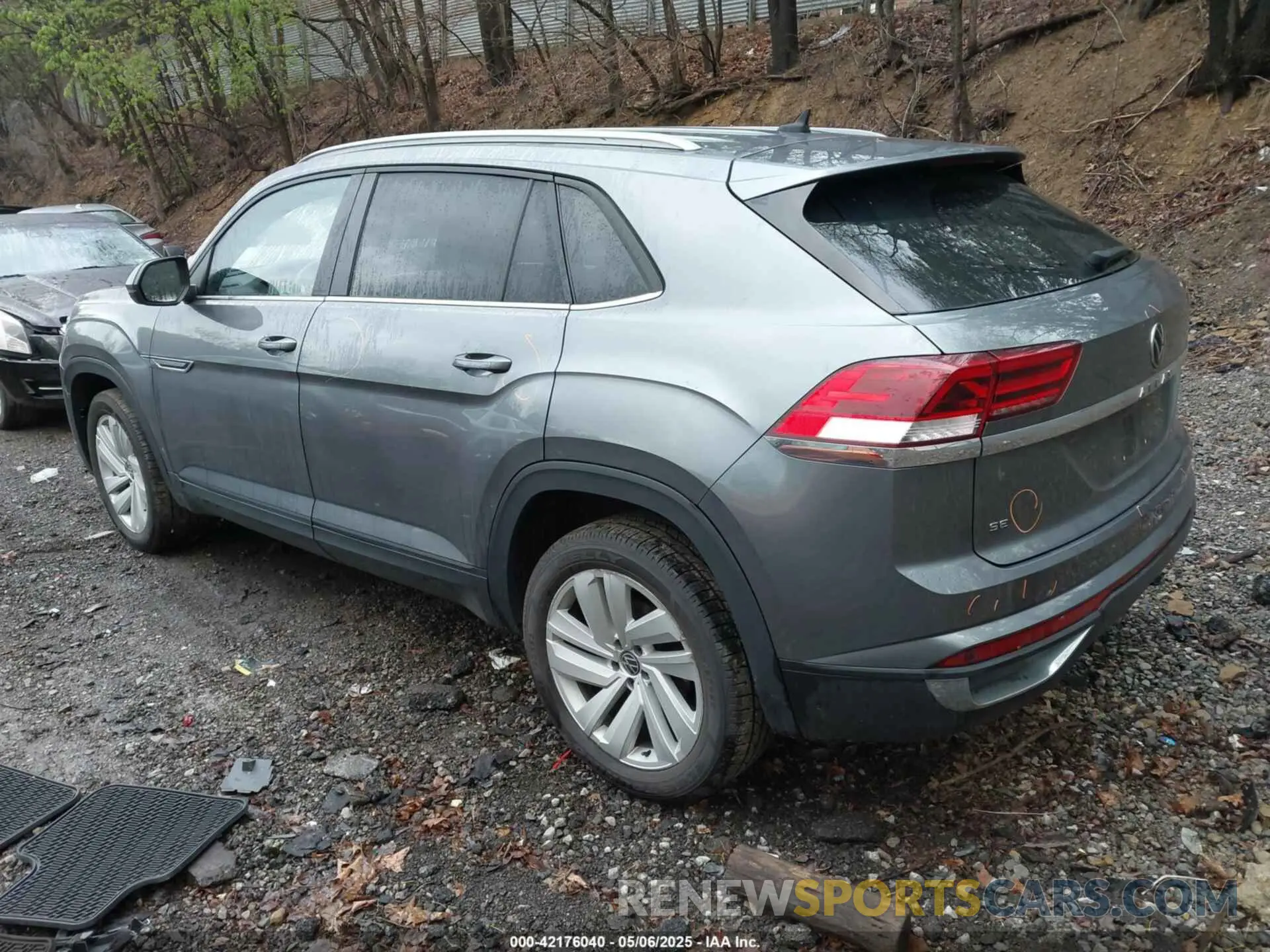 3 Photograph of a damaged car 1V2HC2CA1MC204500 VOLKSWAGEN ATLAS CROSS SPORT 2021