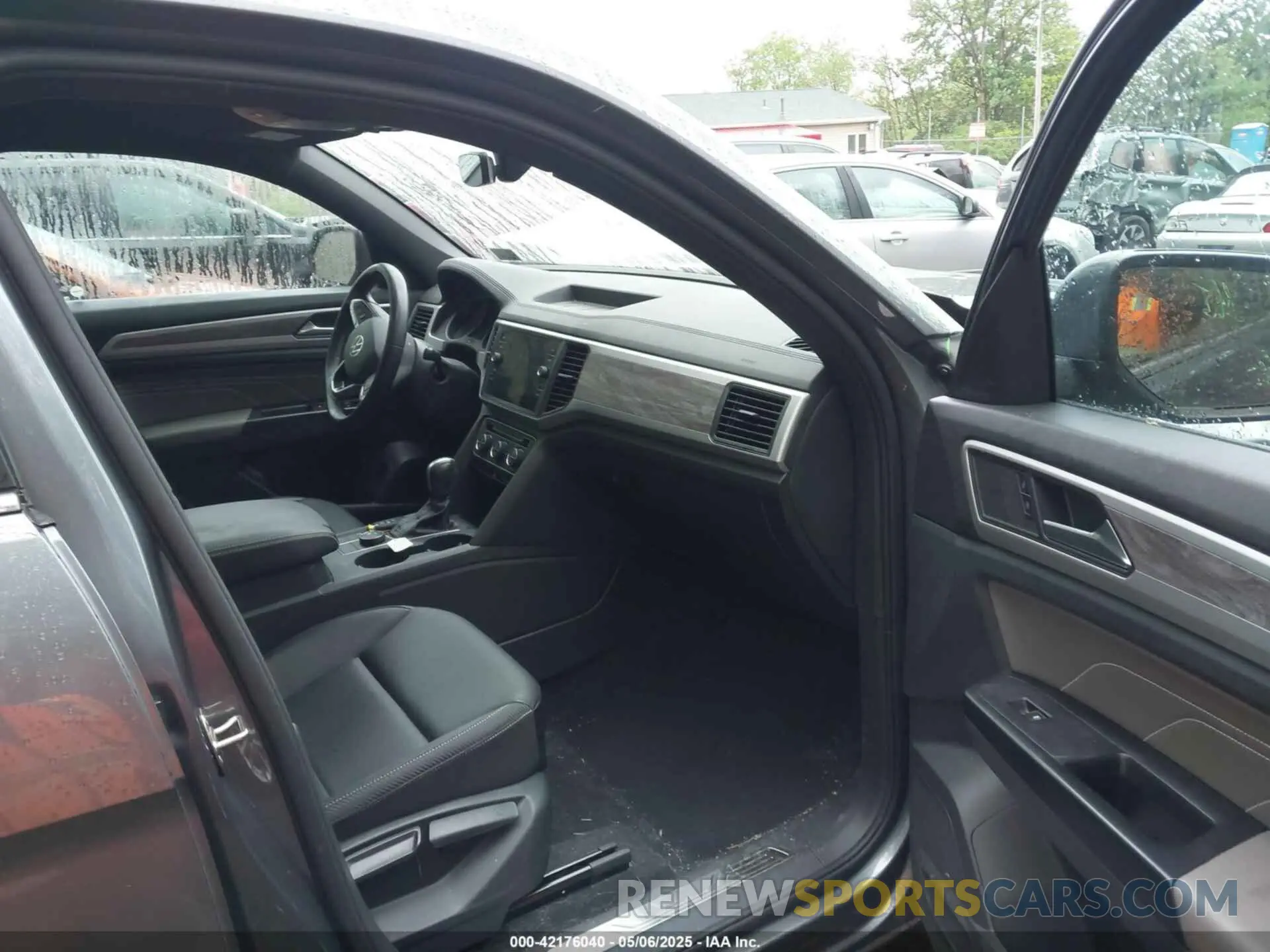 5 Photograph of a damaged car 1V2HC2CA1MC204500 VOLKSWAGEN ATLAS CROSS SPORT 2021