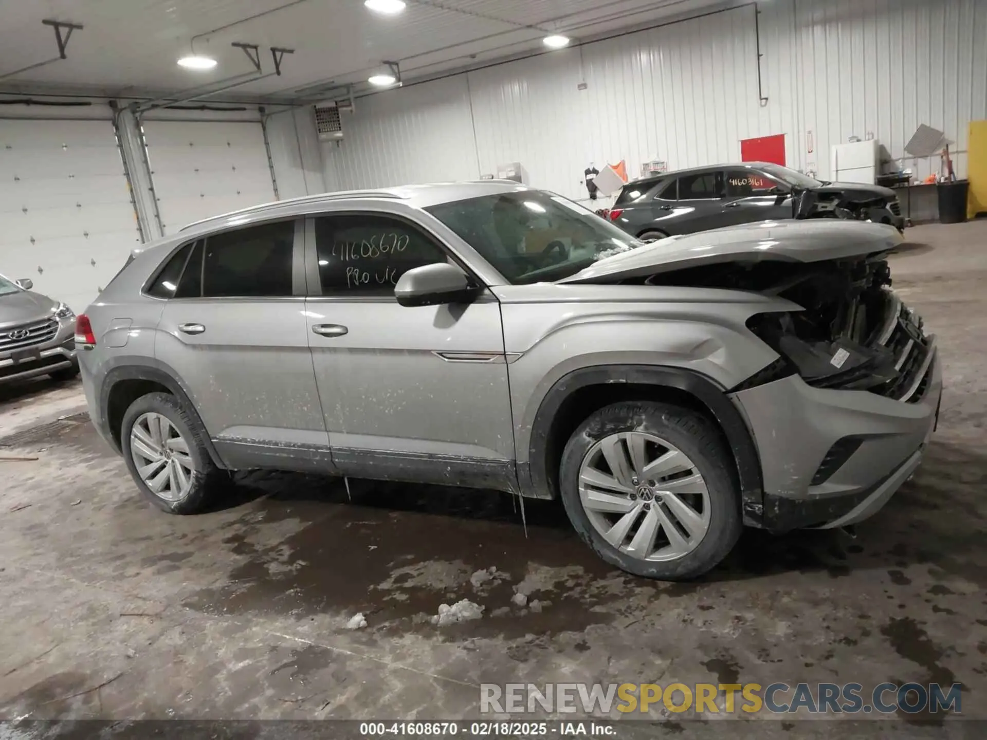 12 Photograph of a damaged car 1V2HE2CA9MC219076 VOLKSWAGEN ATLAS CROSS SPORT 2021