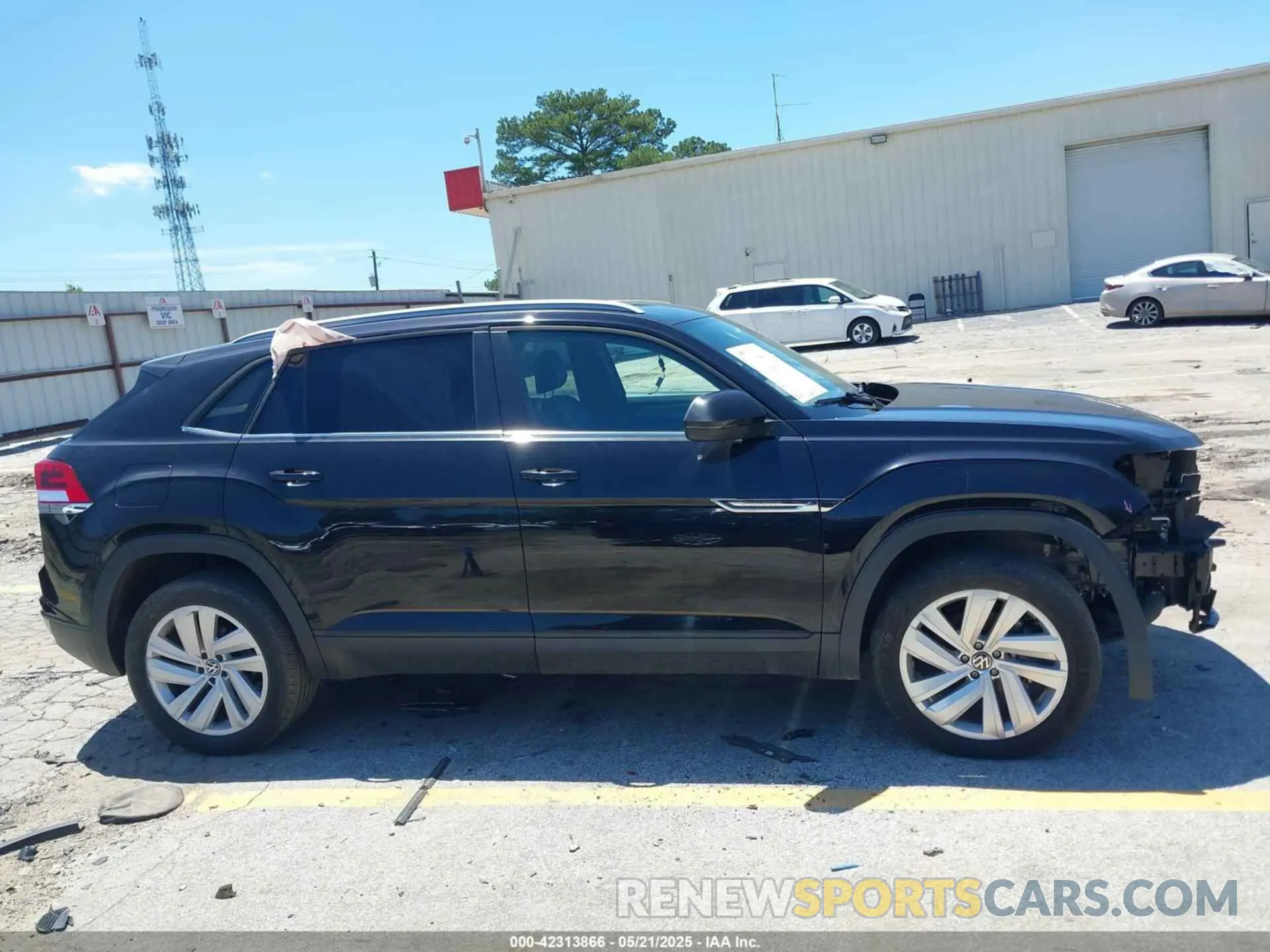 13 Photograph of a damaged car 1V2JC2CA1MC223193 VOLKSWAGEN ATLAS CROSS SPORT 2021
