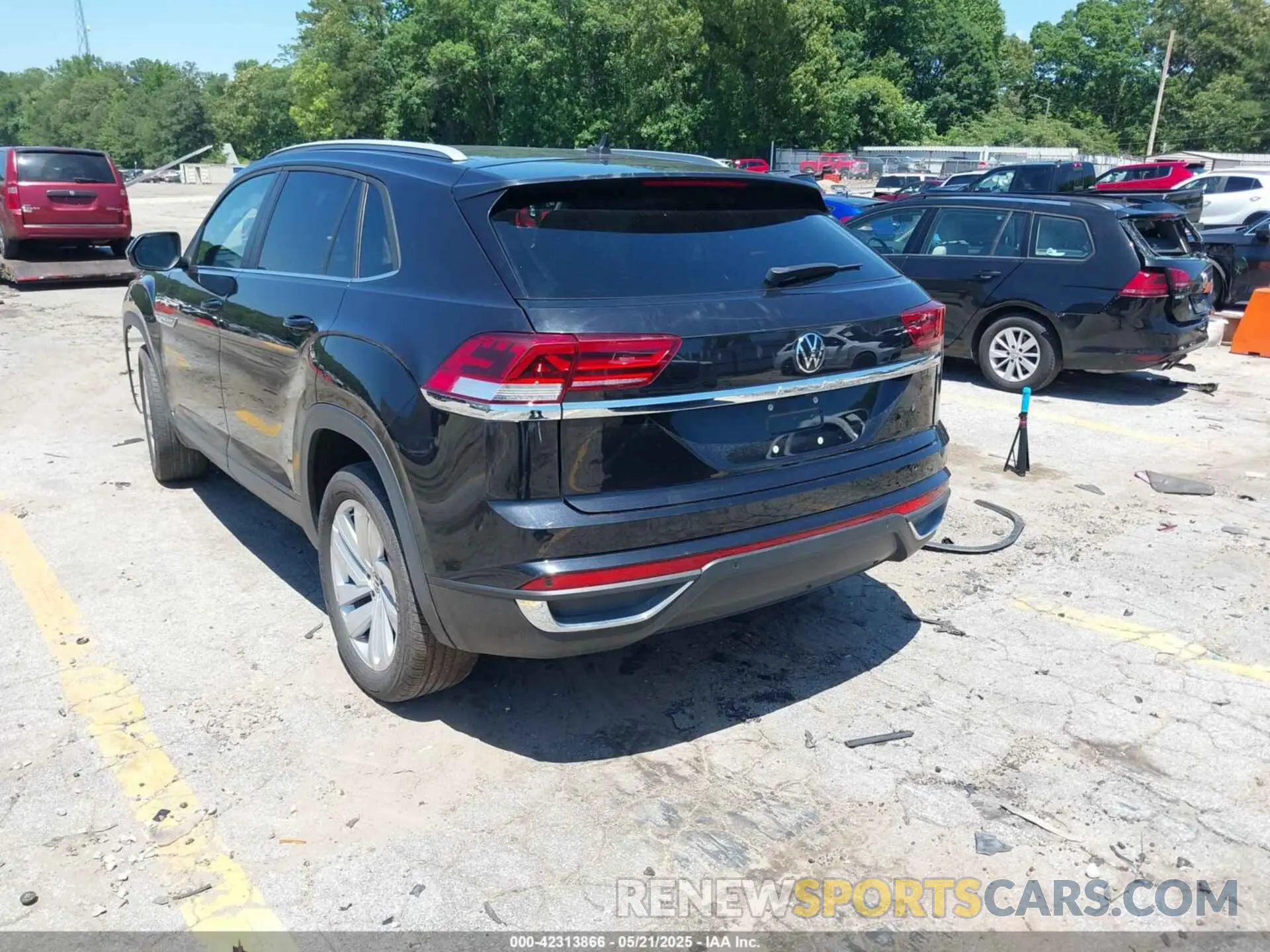 3 Photograph of a damaged car 1V2JC2CA1MC223193 VOLKSWAGEN ATLAS CROSS SPORT 2021