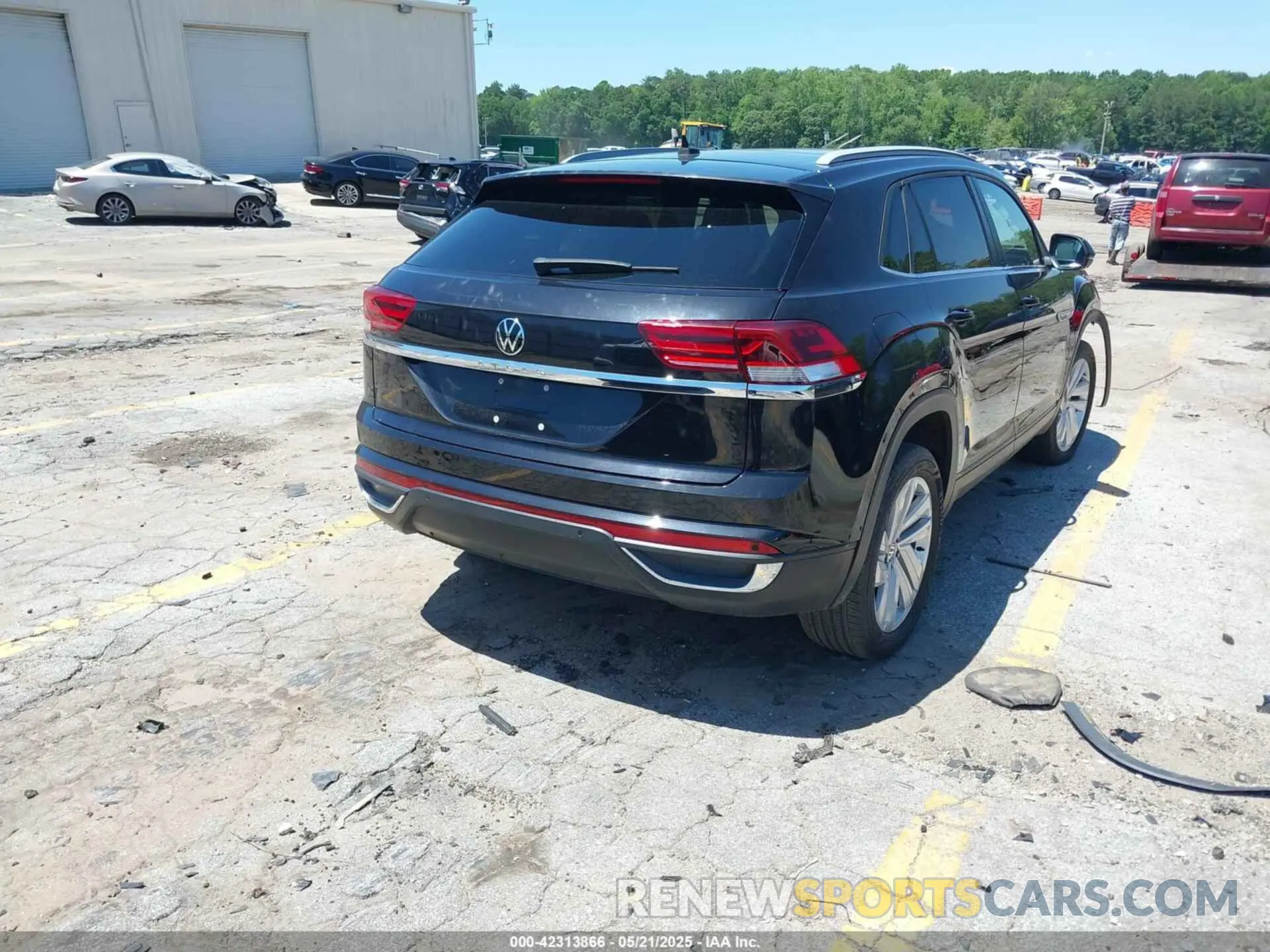 4 Photograph of a damaged car 1V2JC2CA1MC223193 VOLKSWAGEN ATLAS CROSS SPORT 2021