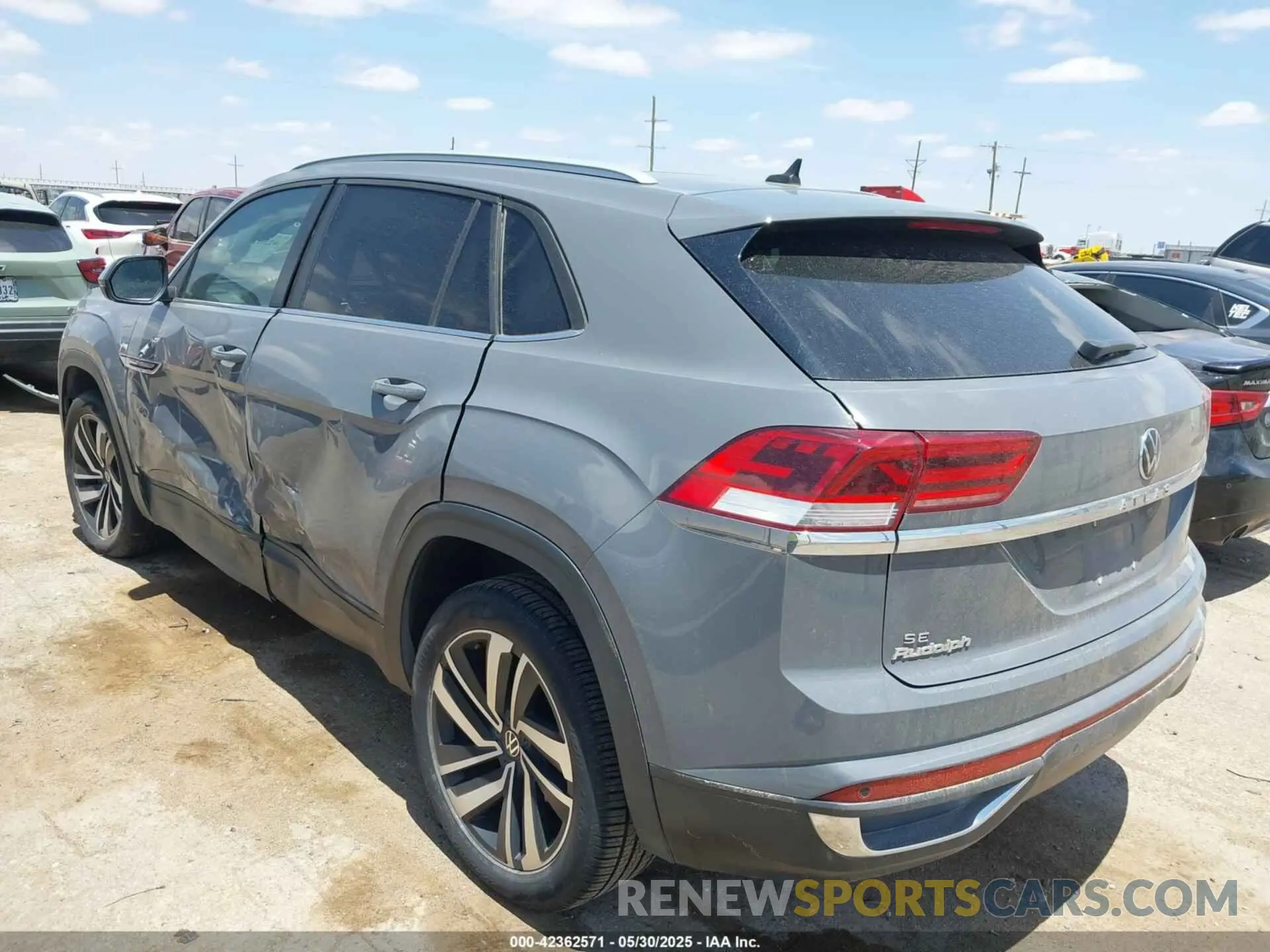 3 Photograph of a damaged car 1V2JC2CA2MC202157 VOLKSWAGEN ATLAS CROSS SPORT 2021