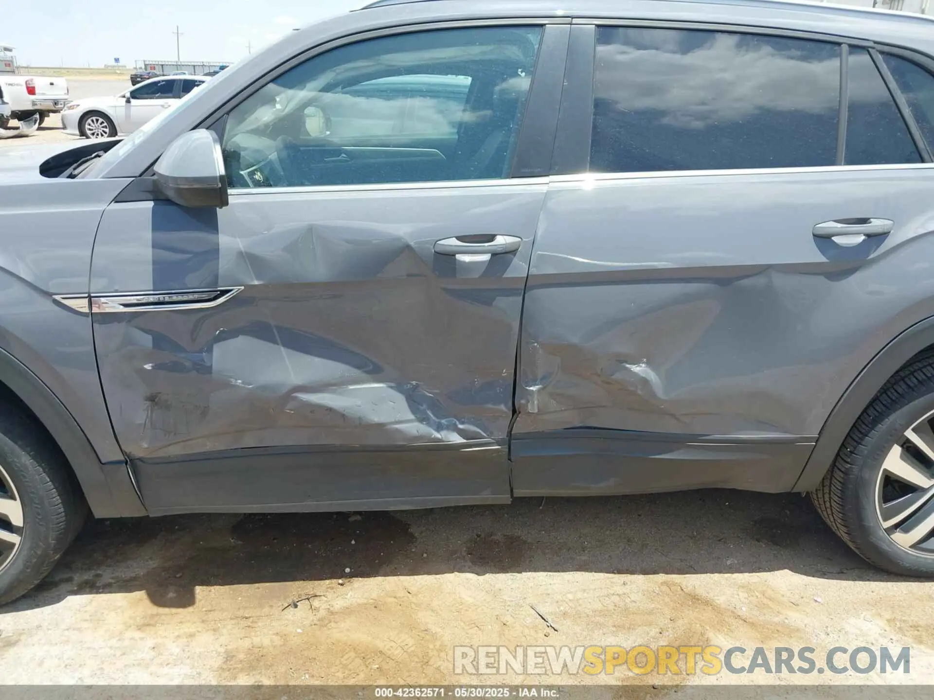 6 Photograph of a damaged car 1V2JC2CA2MC202157 VOLKSWAGEN ATLAS CROSS SPORT 2021