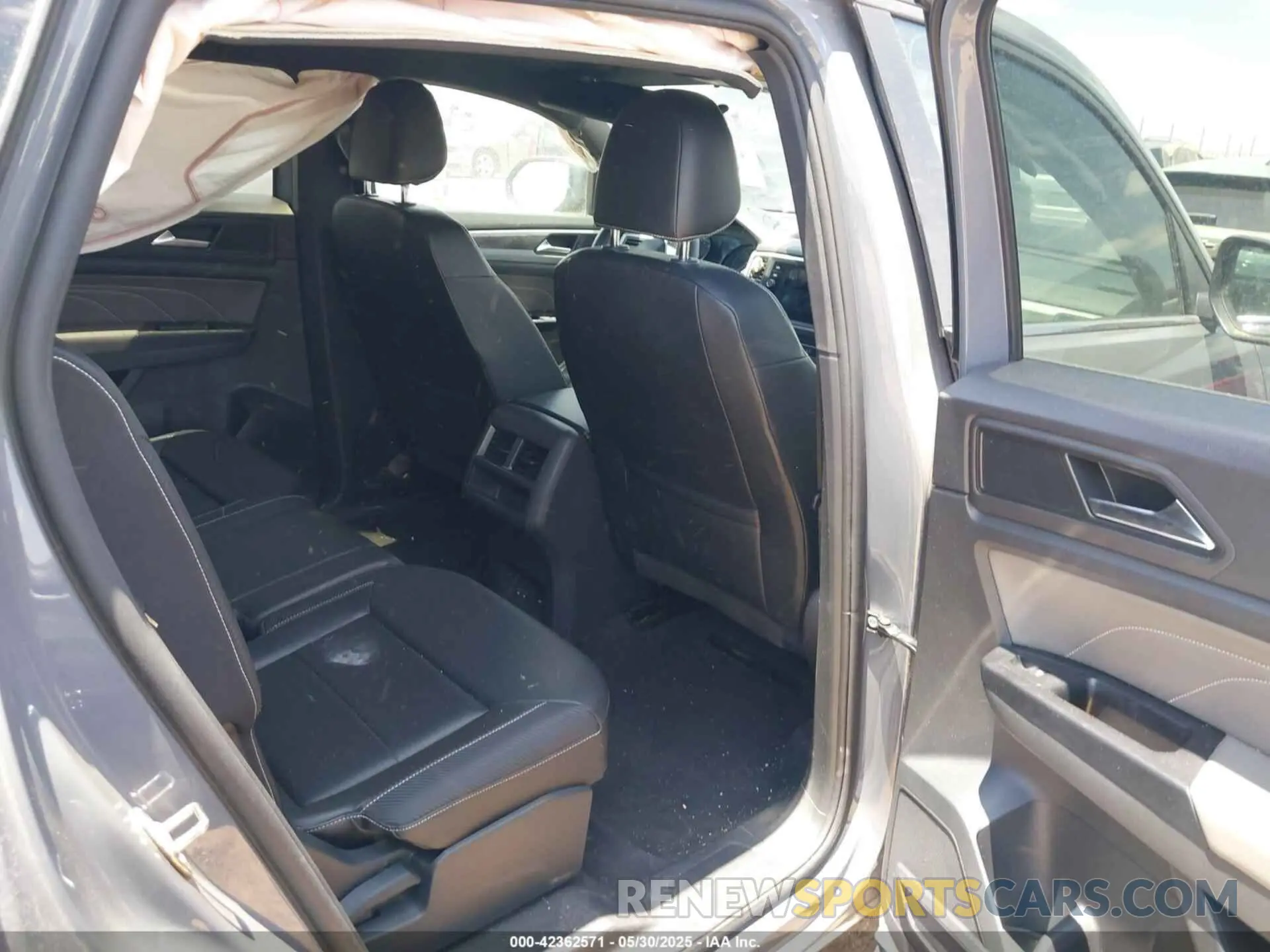 8 Photograph of a damaged car 1V2JC2CA2MC202157 VOLKSWAGEN ATLAS CROSS SPORT 2021