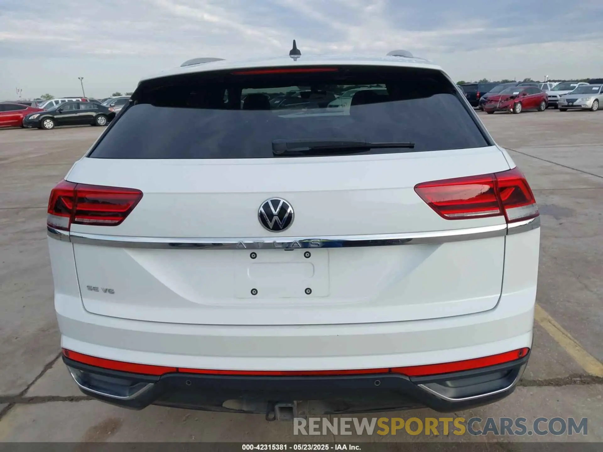16 Photograph of a damaged car 1V2JE2CA4MC232349 VOLKSWAGEN ATLAS CROSS SPORT 2021