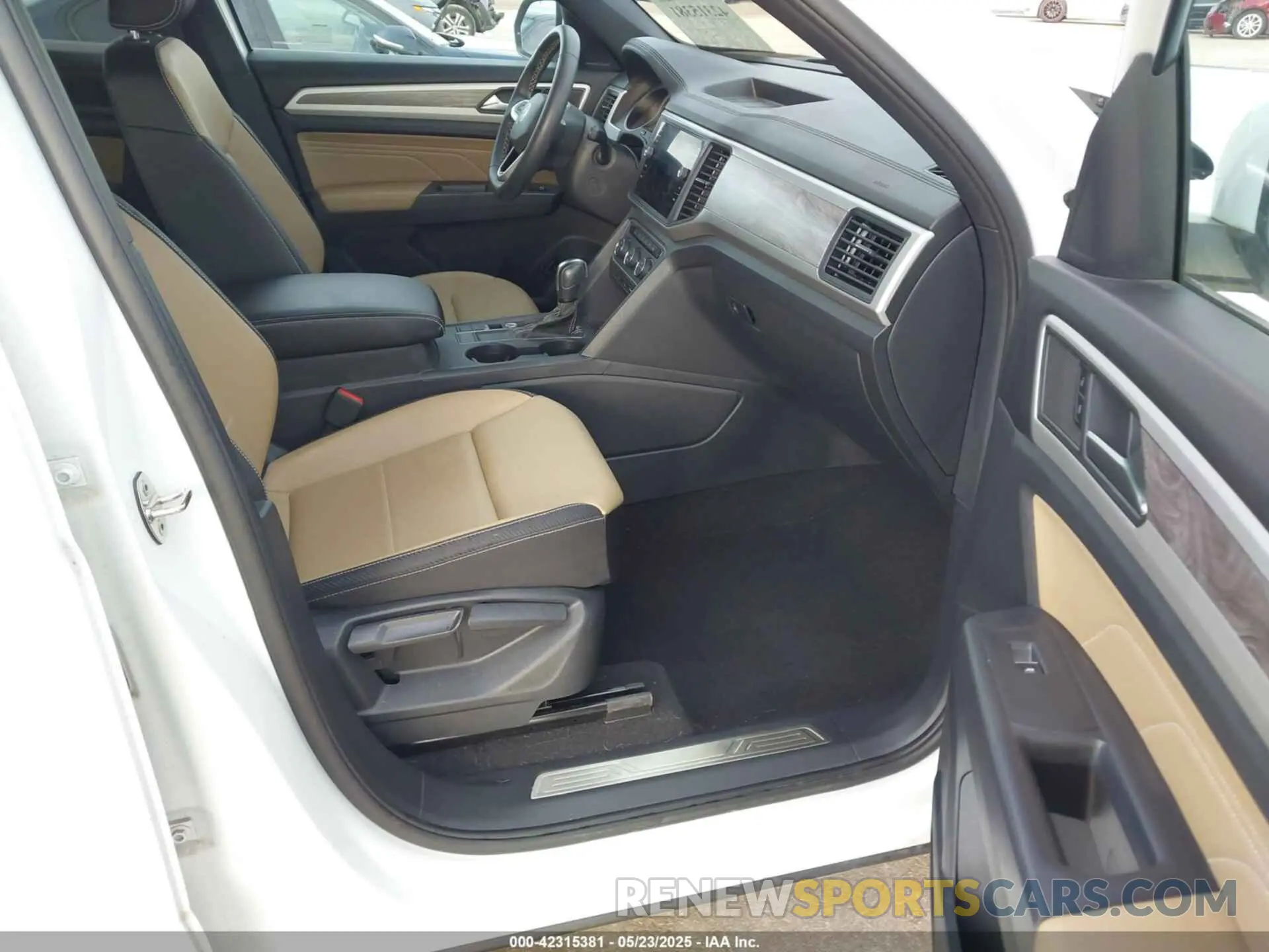 5 Photograph of a damaged car 1V2JE2CA4MC232349 VOLKSWAGEN ATLAS CROSS SPORT 2021