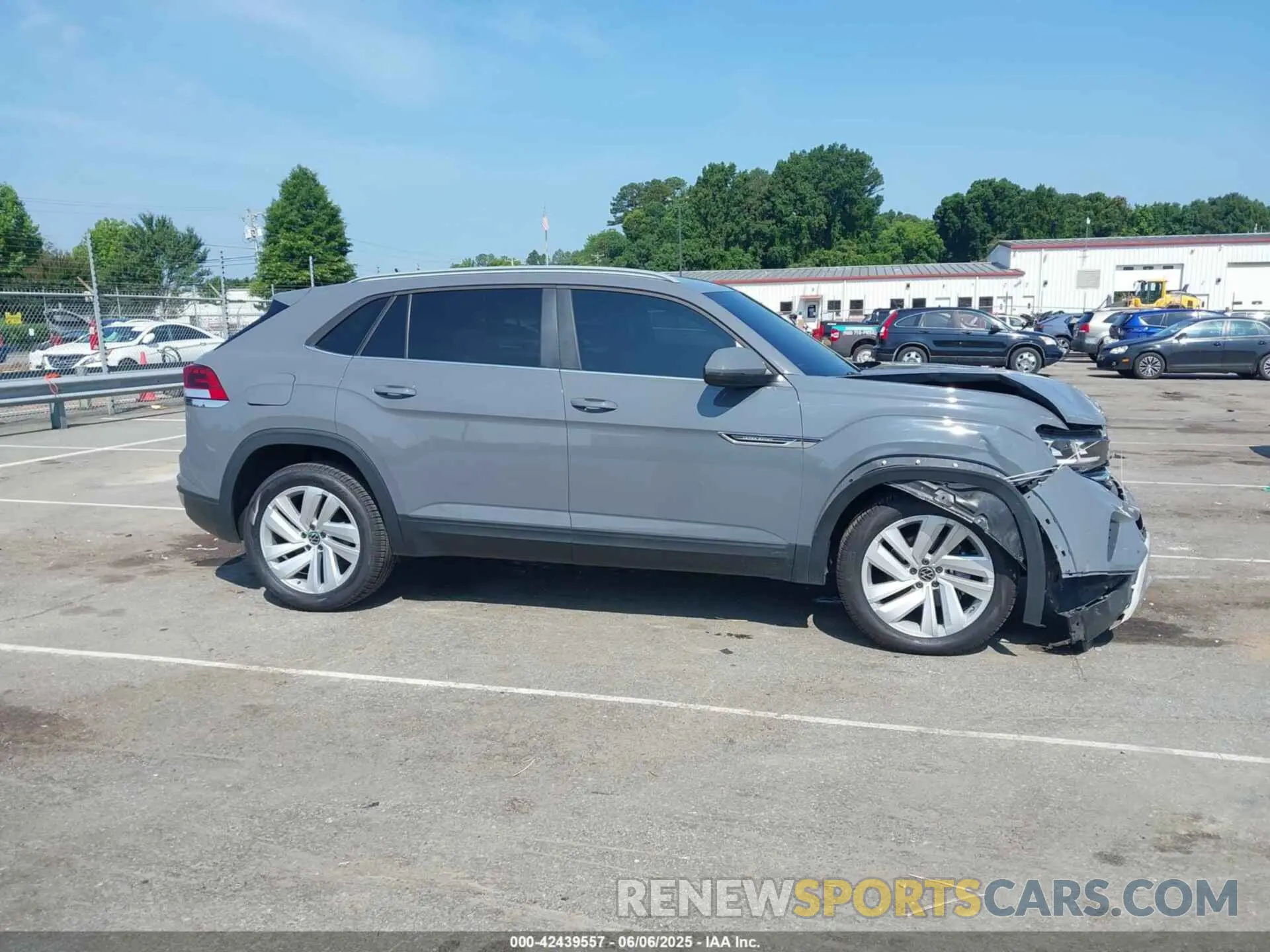 13 Photograph of a damaged car 1V2JE2CA5MC231503 VOLKSWAGEN ATLAS CROSS SPORT 2021