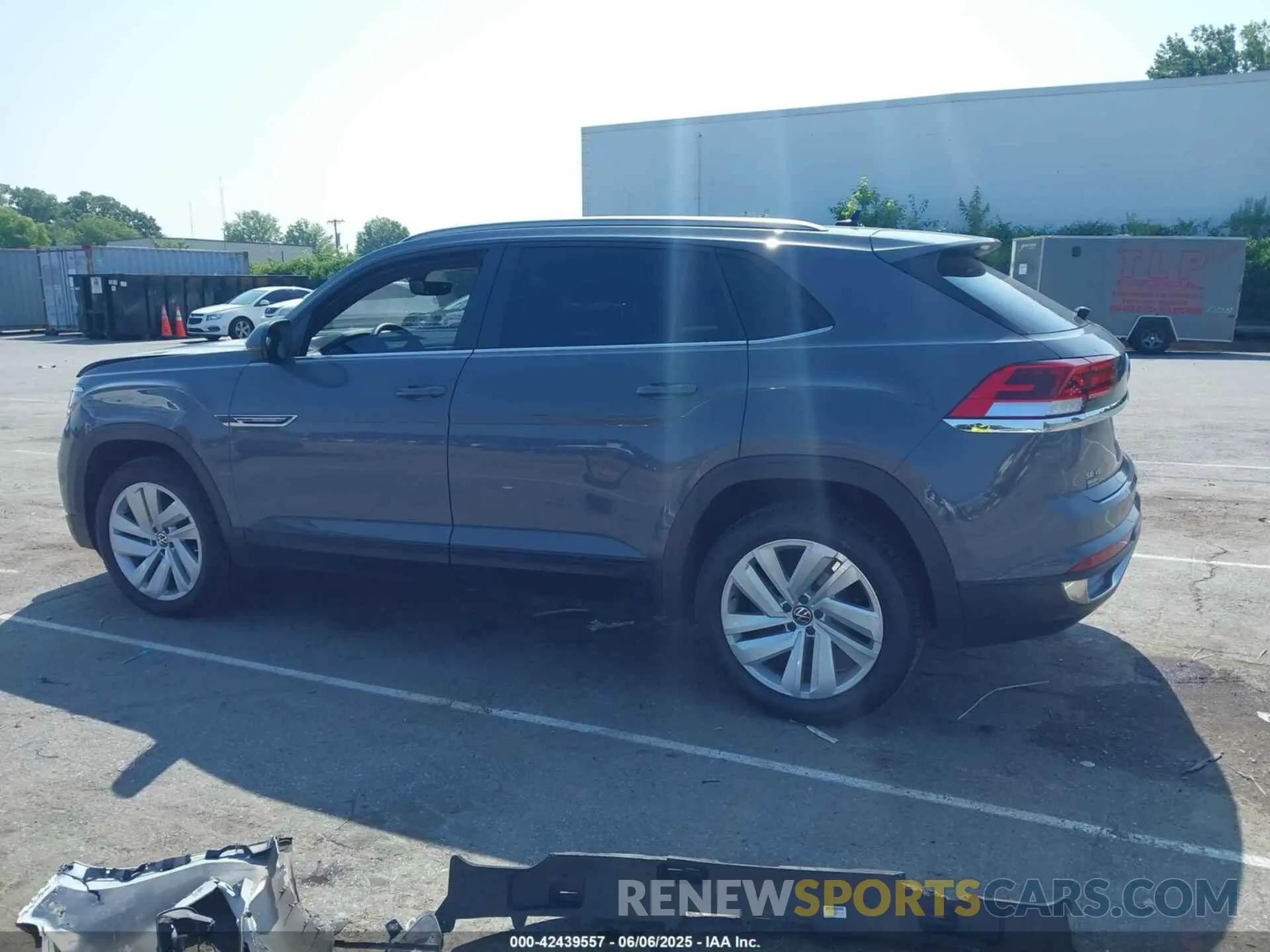 14 Photograph of a damaged car 1V2JE2CA5MC231503 VOLKSWAGEN ATLAS CROSS SPORT 2021