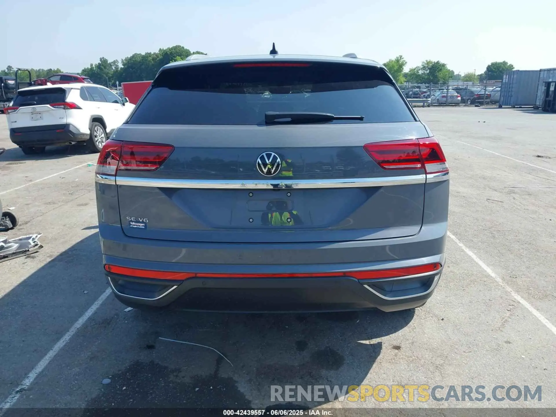 16 Photograph of a damaged car 1V2JE2CA5MC231503 VOLKSWAGEN ATLAS CROSS SPORT 2021