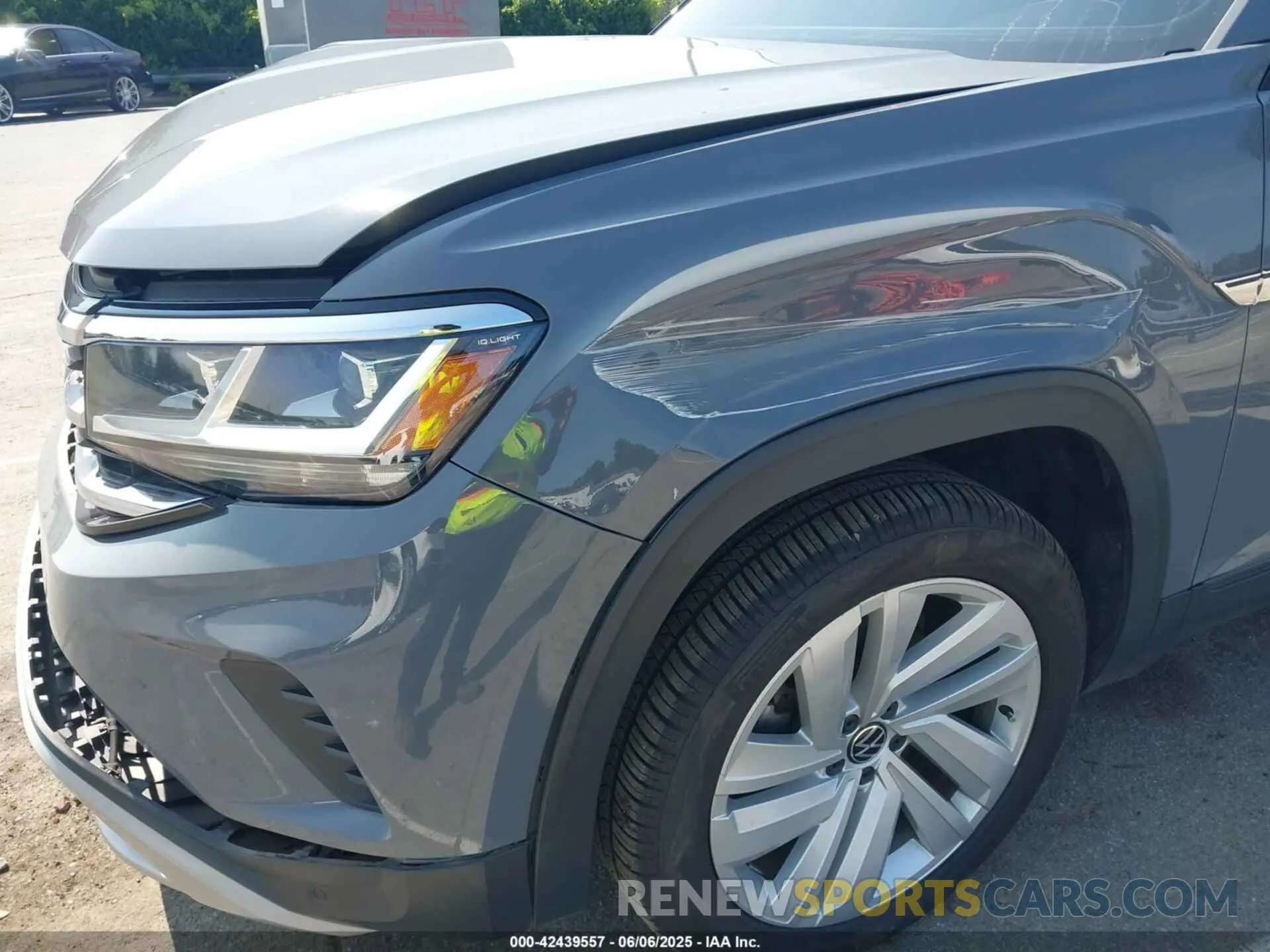 17 Photograph of a damaged car 1V2JE2CA5MC231503 VOLKSWAGEN ATLAS CROSS SPORT 2021