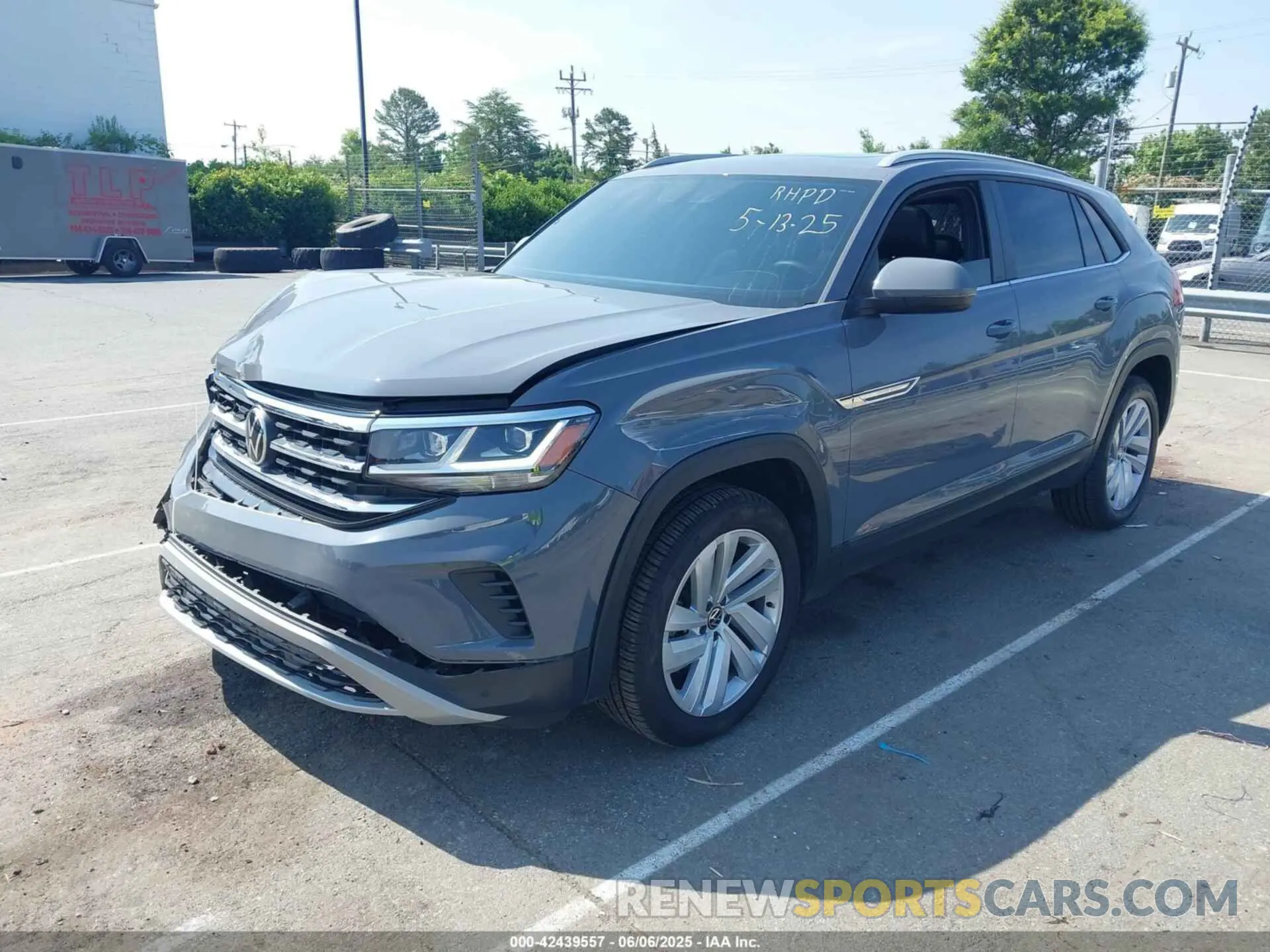 2 Photograph of a damaged car 1V2JE2CA5MC231503 VOLKSWAGEN ATLAS CROSS SPORT 2021