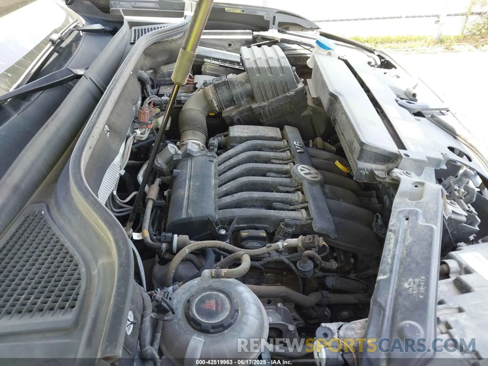 10 Photograph of a damaged car 1V2JE2CAXMC201493 VOLKSWAGEN ATLAS CROSS SPORT 2021