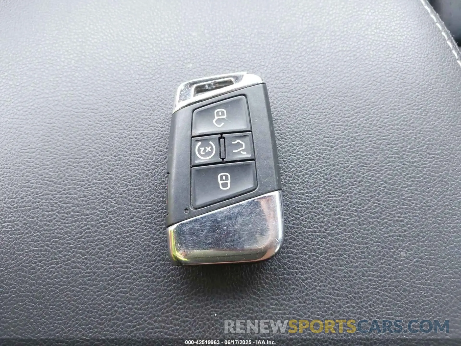 11 Photograph of a damaged car 1V2JE2CAXMC201493 VOLKSWAGEN ATLAS CROSS SPORT 2021