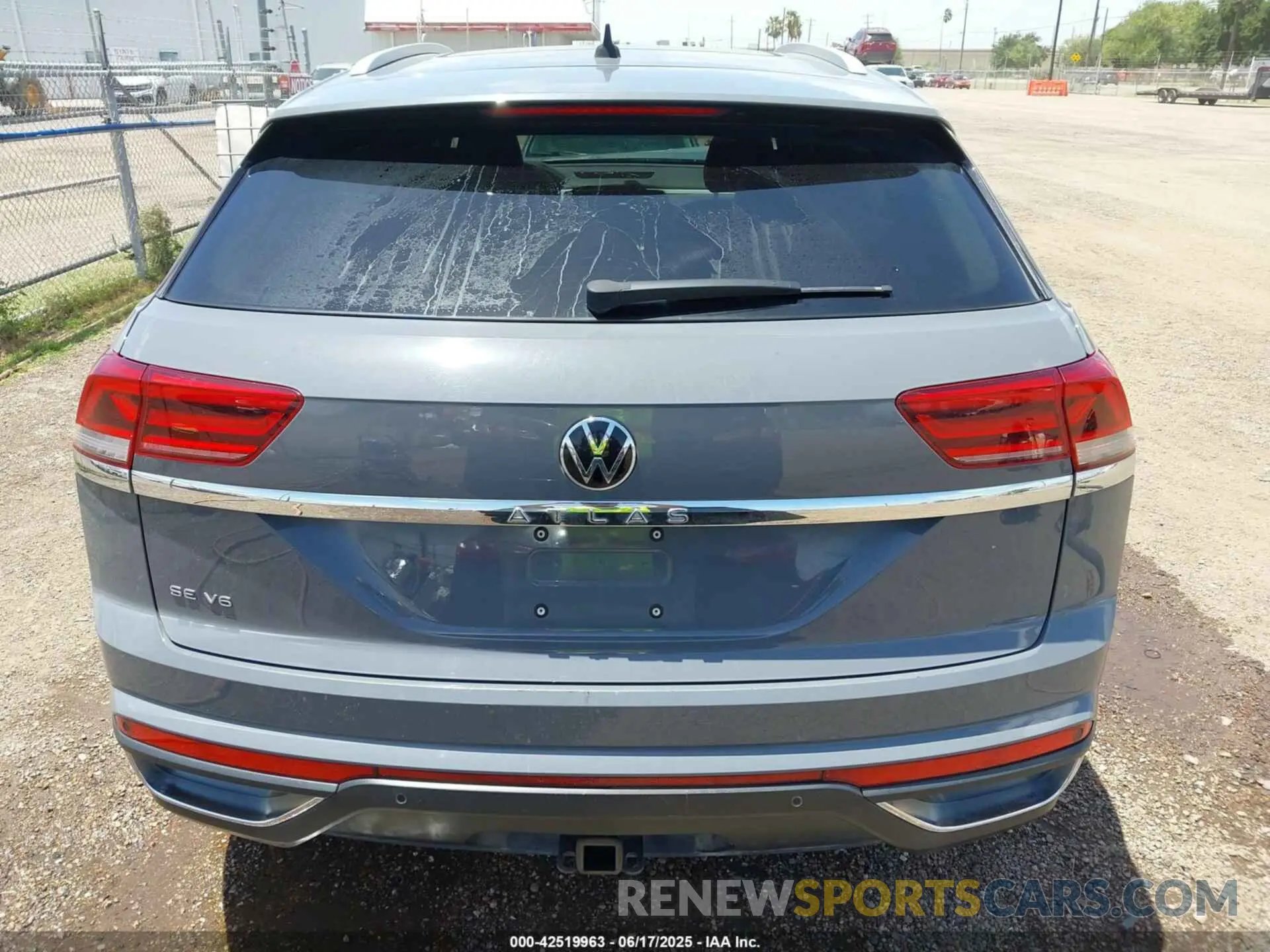 16 Photograph of a damaged car 1V2JE2CAXMC201493 VOLKSWAGEN ATLAS CROSS SPORT 2021